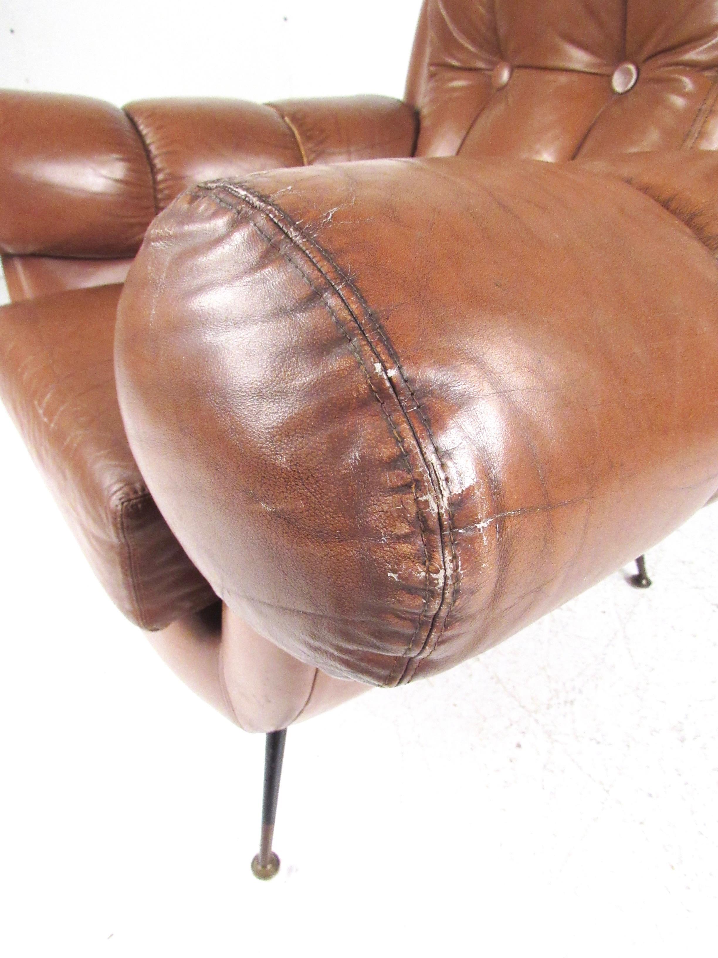 Paire de fauteuils club en cuir vintage d'après Gigi Radice 5