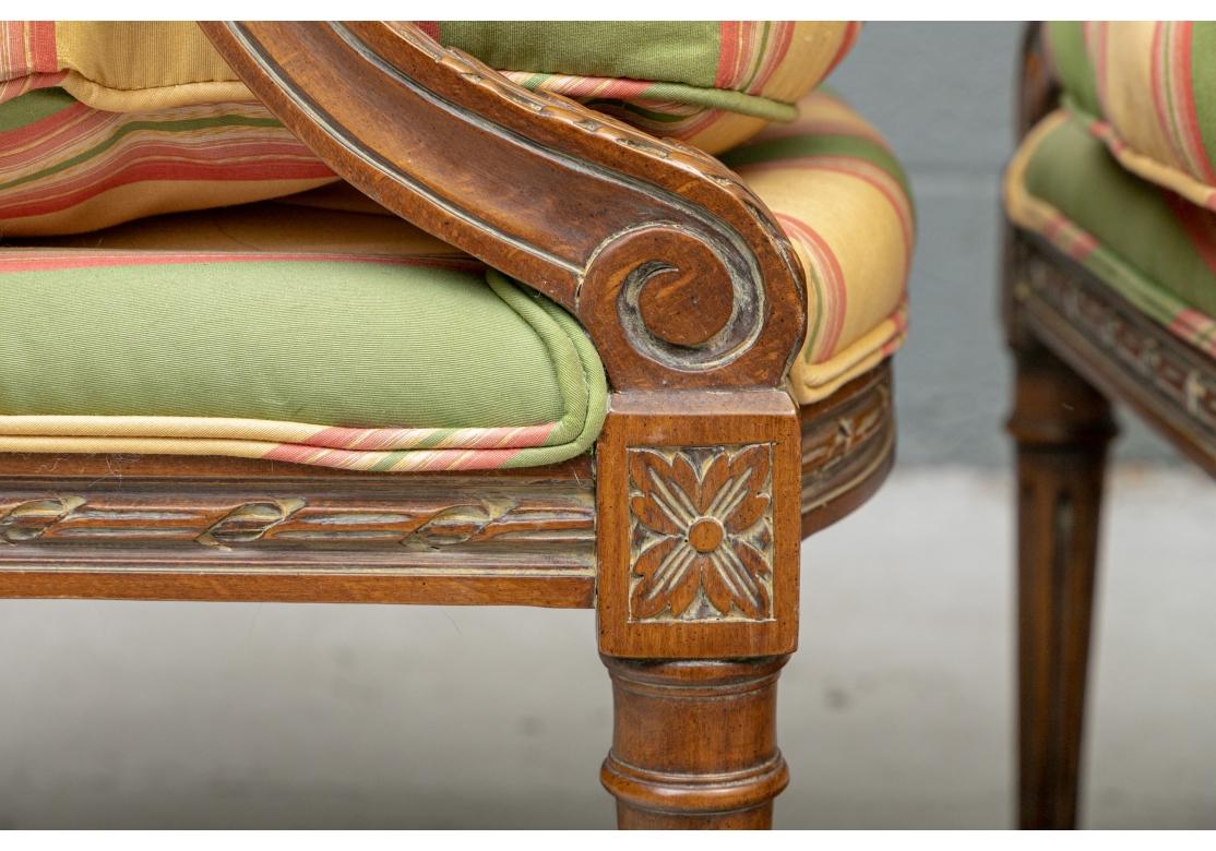 Paar Vintage-Loungesessel im Louis-LXI-Stil, Baker Furniture zugeschrieben im Angebot 1