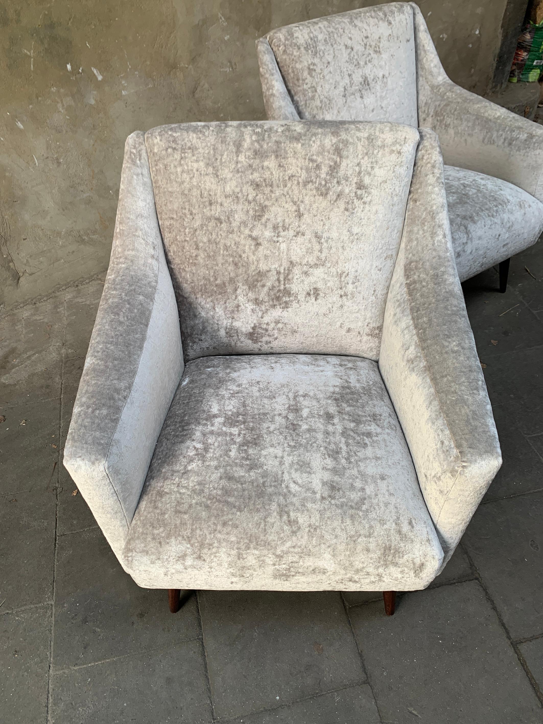 Upholstery Pair vintage Carlo de Carli Lounge Chairs 802 upholstered in Fendi Casa Velvet For Sale