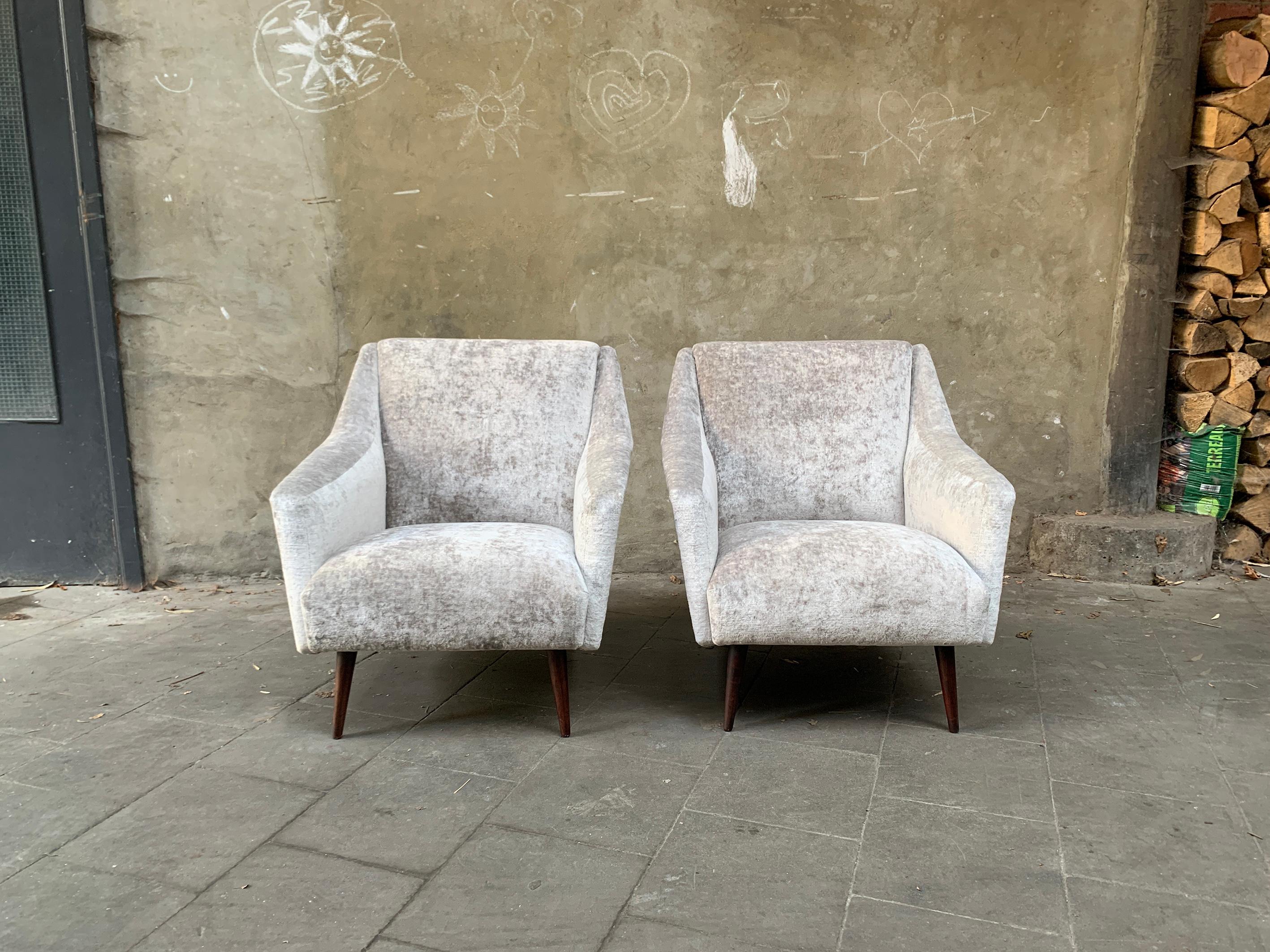 Mid-Century Modern Paire de chaises longues Carlo de Carli 802 tapissées de velours Fendi Casa en vente