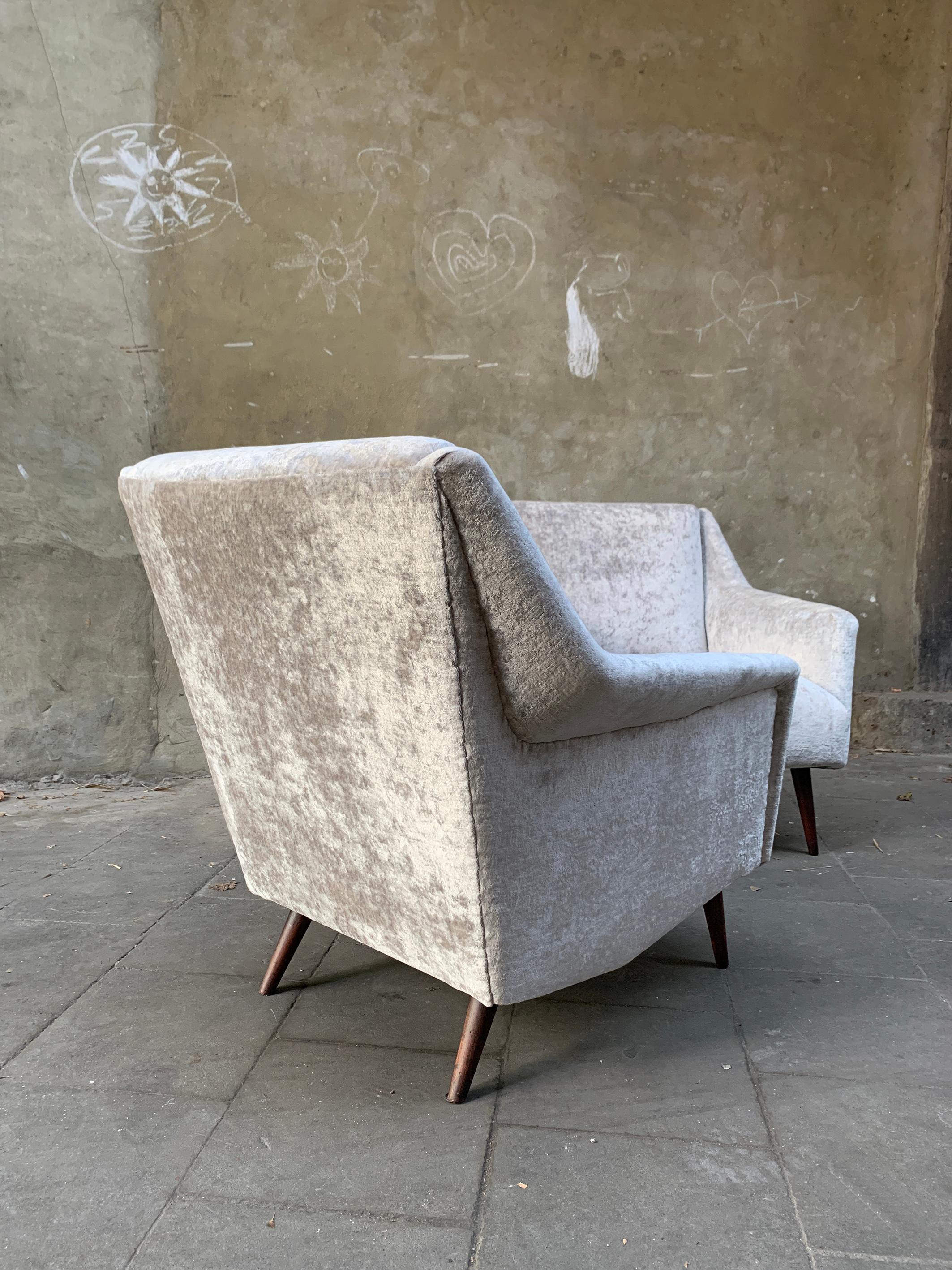 Italian Pair vintage Carlo de Carli Lounge Chairs 802 upholstered in Fendi Casa Velvet For Sale