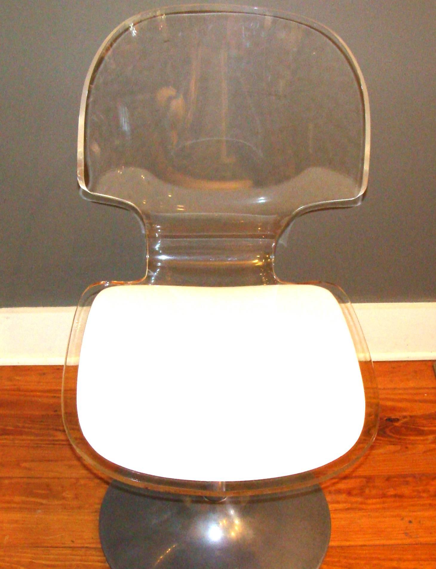 Mid-Century Modern Pair of Vintage Lucite Chairs with Table by Hill For Sale