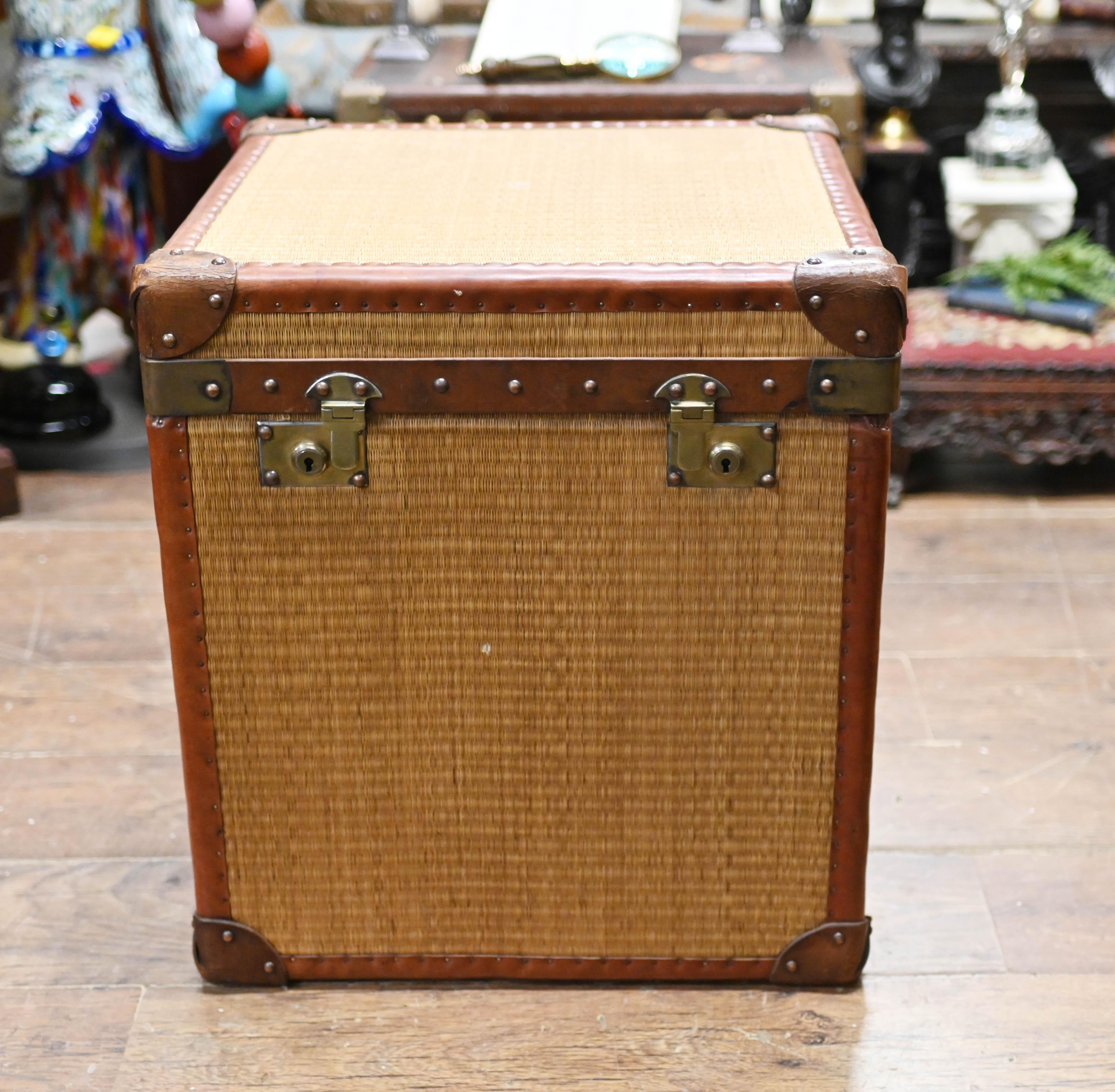 Pair Vintage Luggage Trunks Reed Steamer Case Table In Good Condition For Sale In Potters Bar, GB