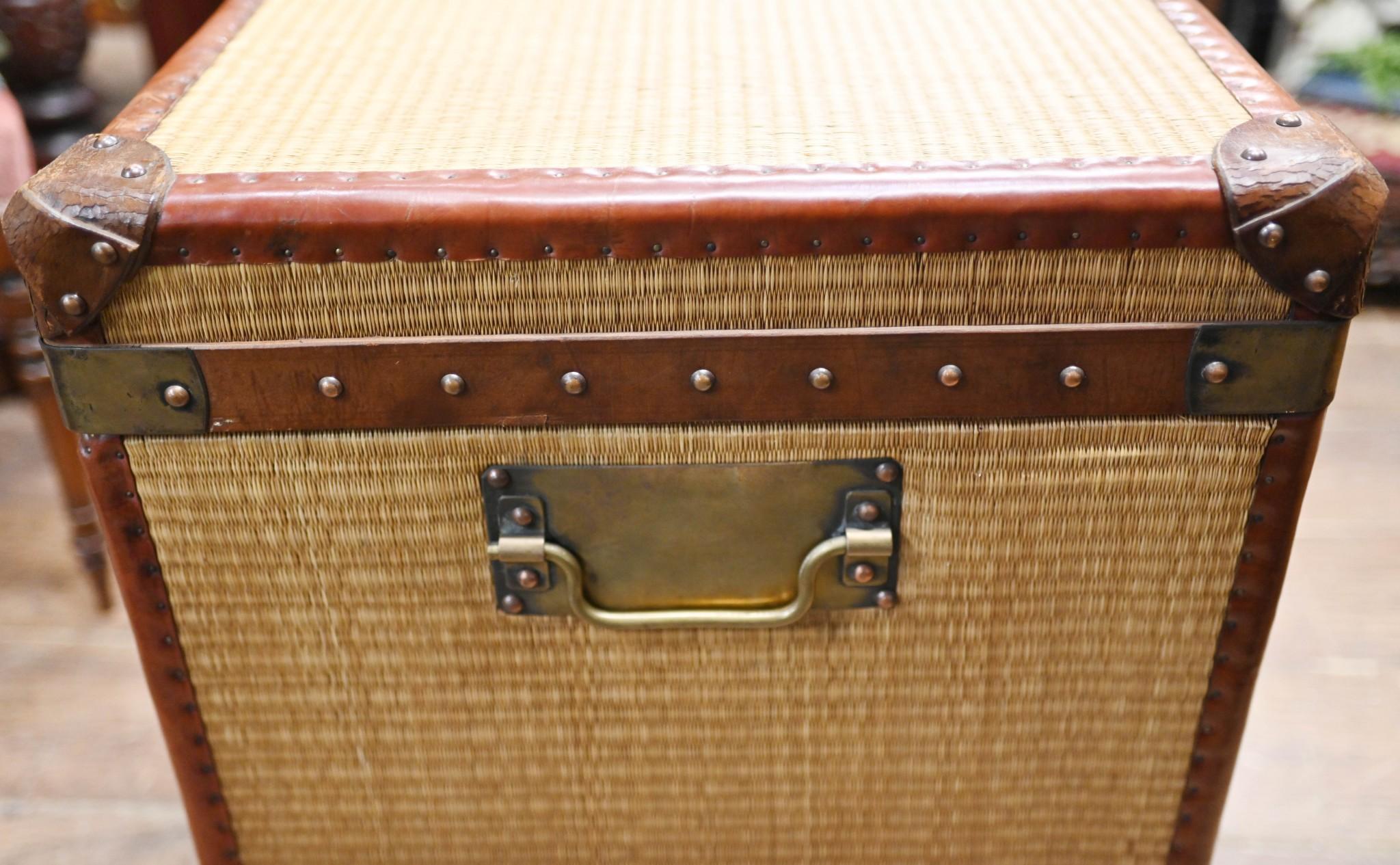Paire de malles à bagages Vintage Reed Steamer Case Table Bon état - En vente à Potters Bar, GB