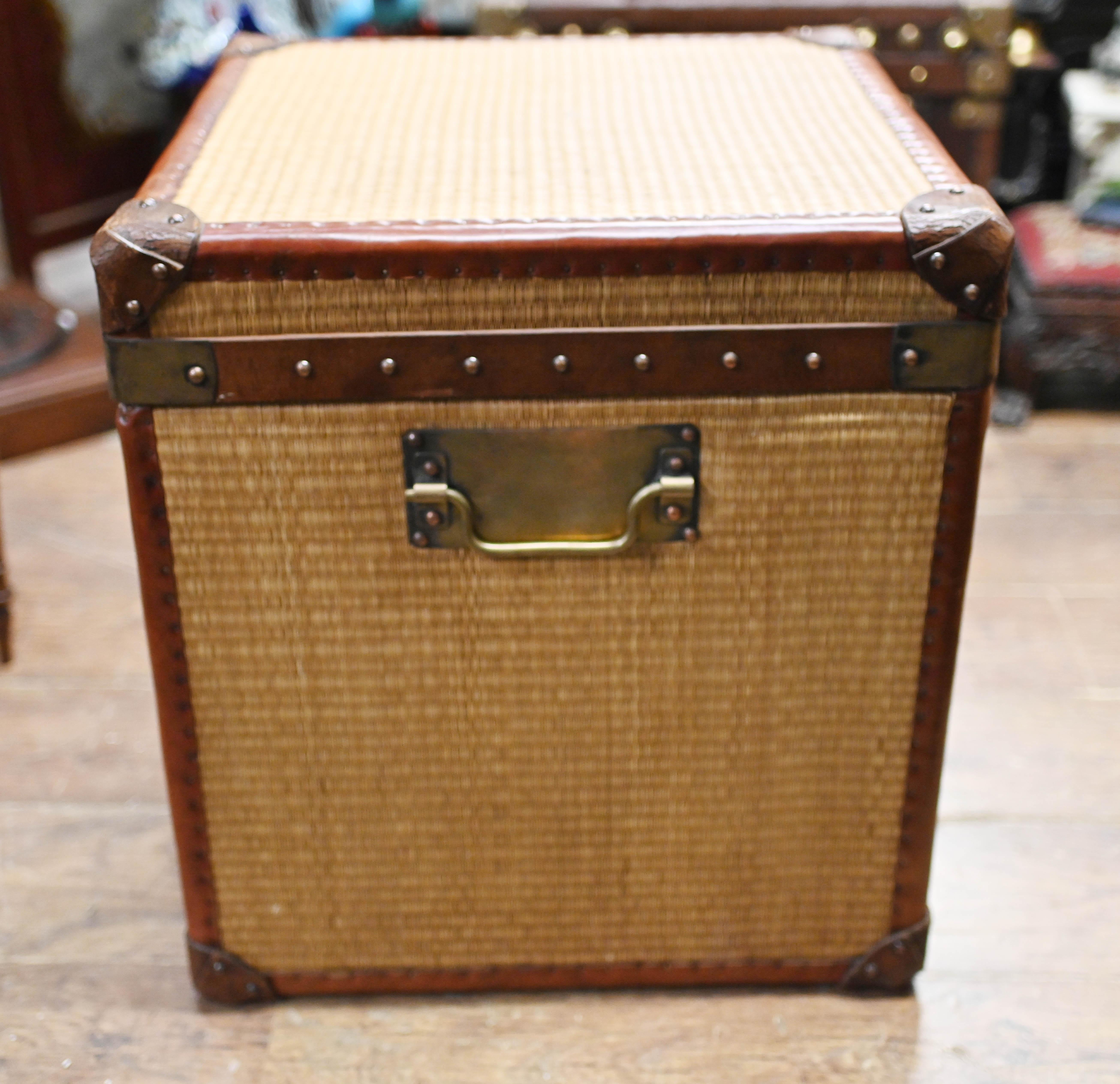 Paar Vintage Gepäck Koffer Reed Dampfer Fall Tabelle im Angebot 1