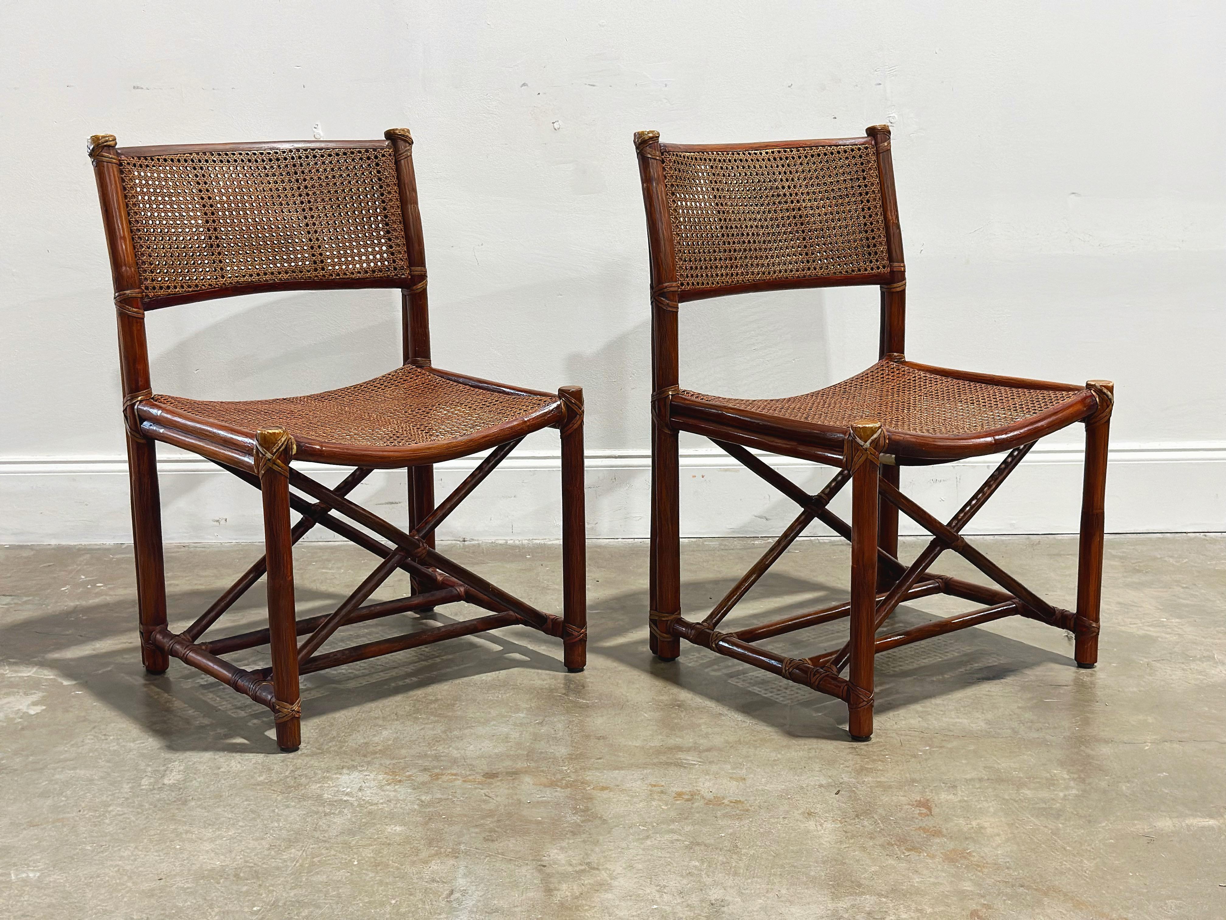 Paar Vintage McGuire Director Style Organic Modern Caned Rattan Dining Chairs (amerikanisch) im Angebot
