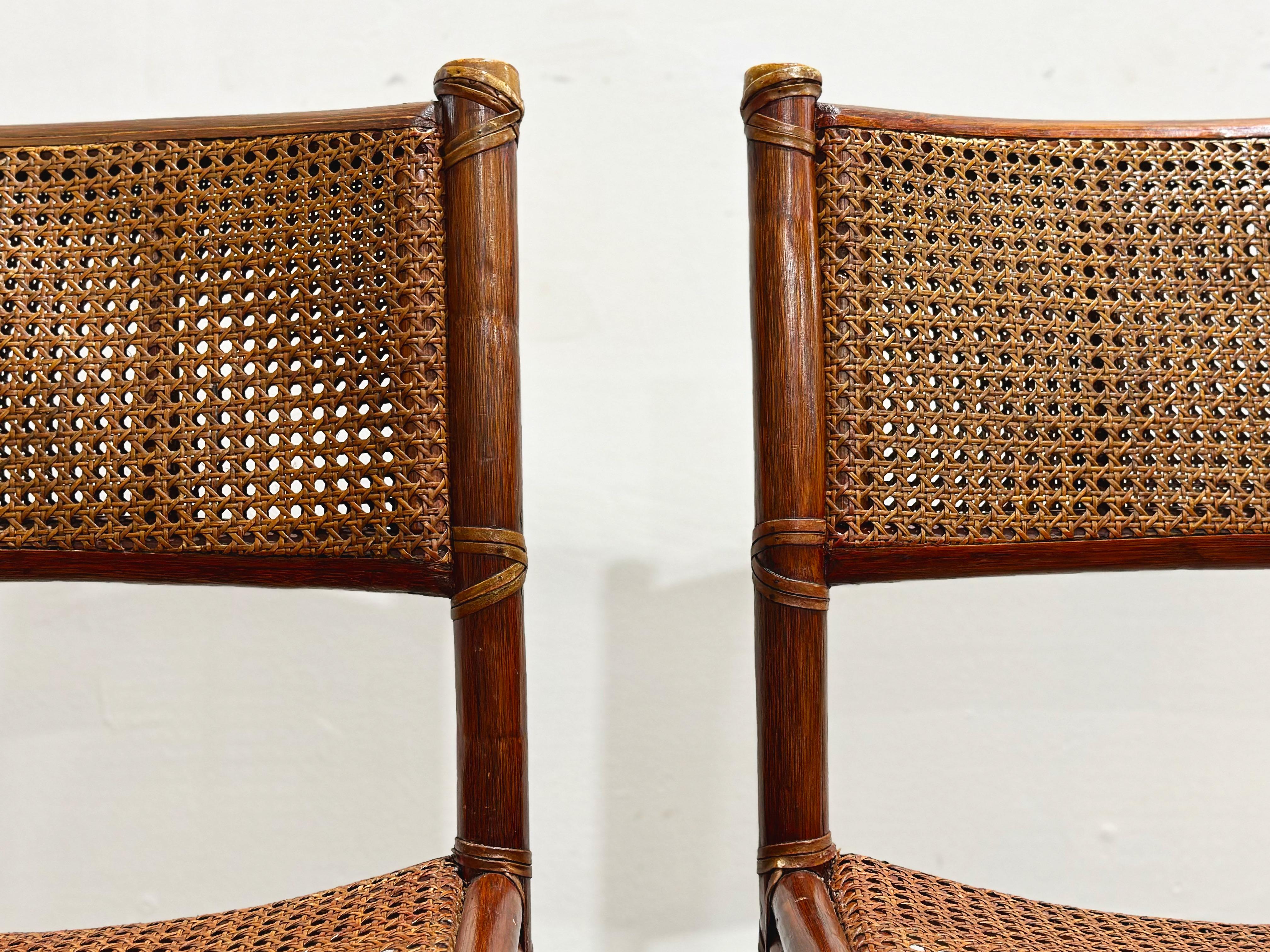 Fin du 20e siècle Paire de chaises de salle à manger vintage McGuire en rotin canné, style directeur organique et moderne en vente