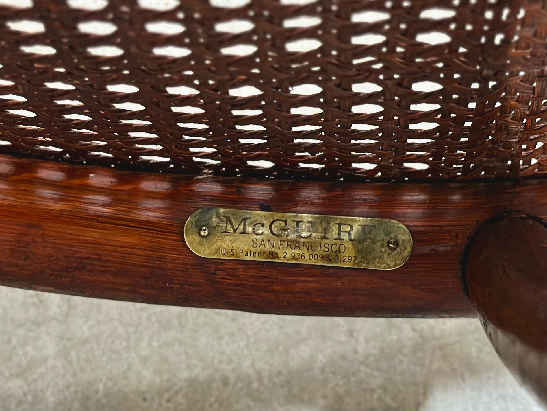 Cuir Paire de chaises de salle à manger vintage McGuire en rotin canné, style directeur organique et moderne en vente