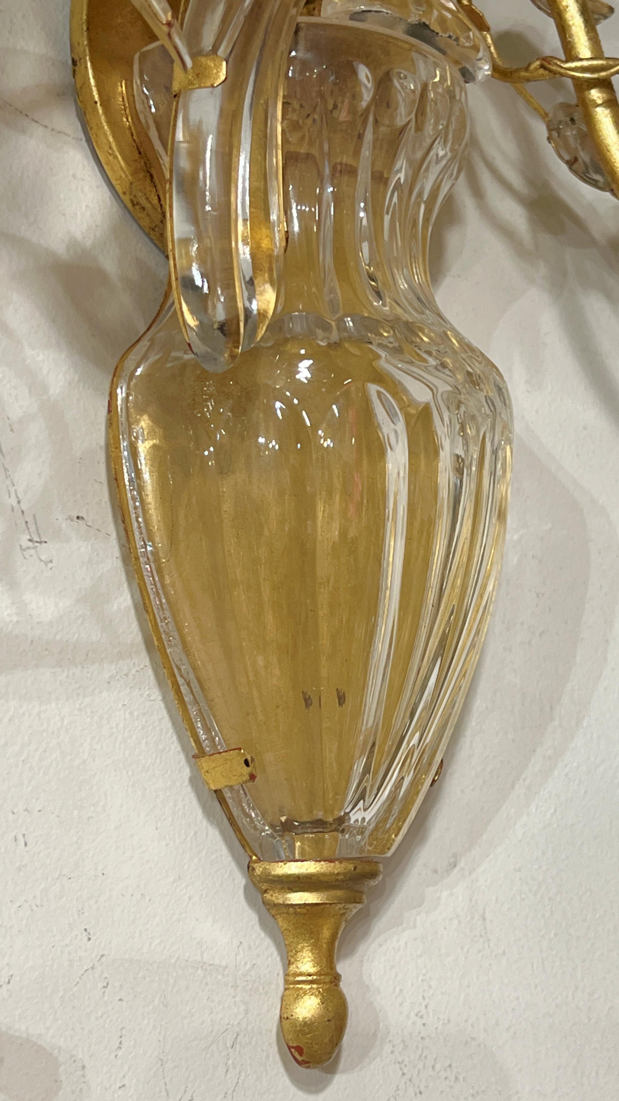 Coppia di lampade d'epoca della metà del secolo scorso in metallo dorato a forma di pappagallo in vendita 2