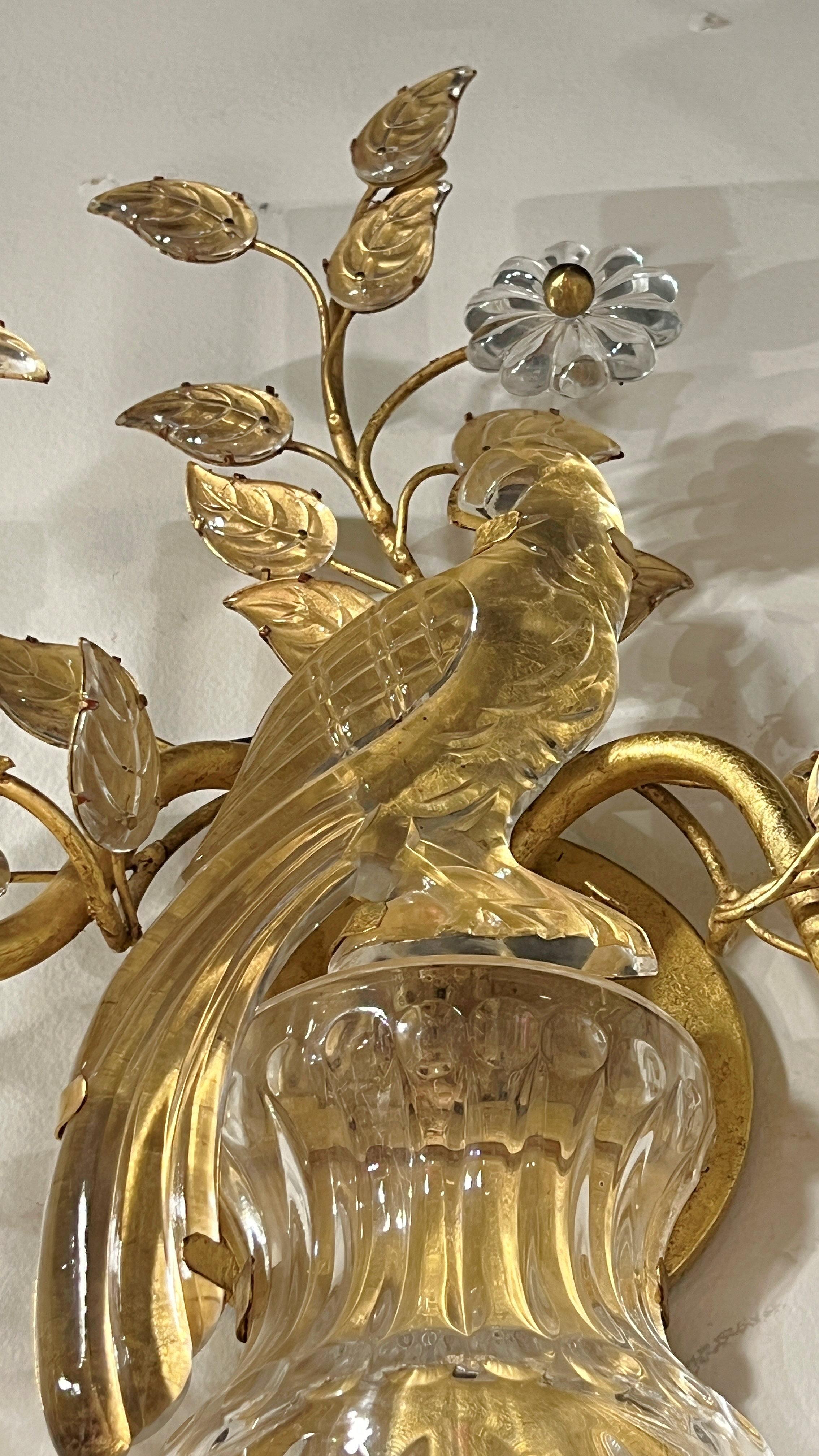 Coppia di lampade d'epoca della metà del secolo scorso in metallo dorato a forma di pappagallo in vendita 3