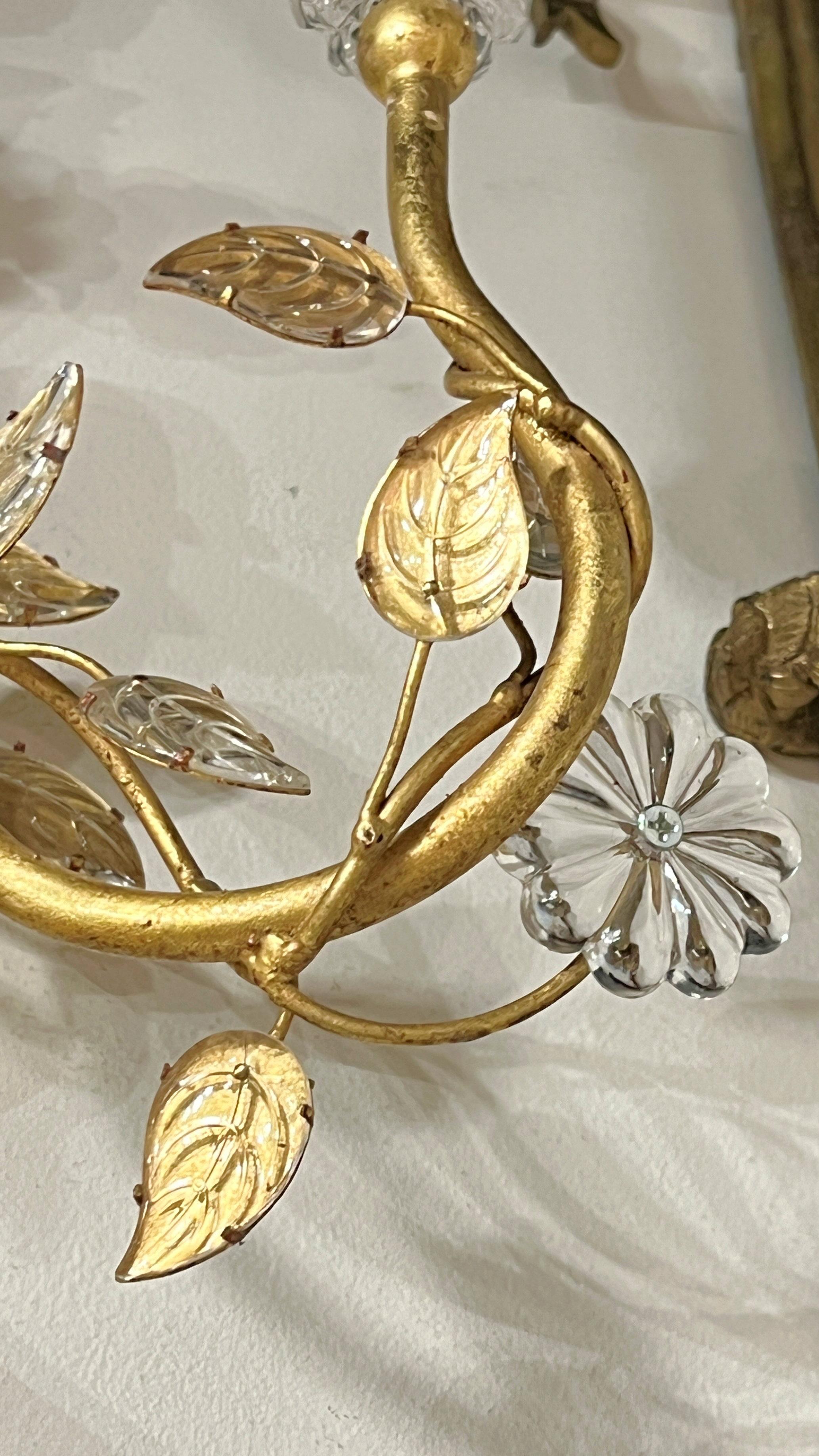 Coppia di lampade d'epoca della metà del secolo scorso in metallo dorato a forma di pappagallo in vendita 4