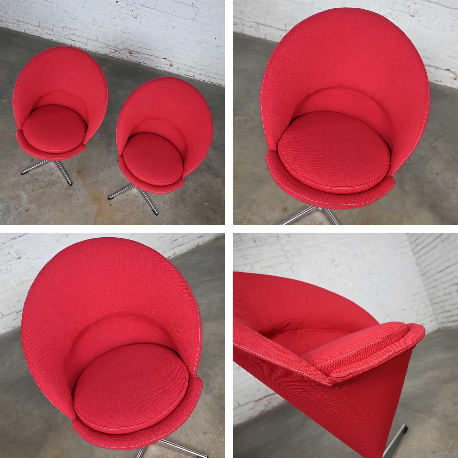 Pair Vintage Mid-Century Modern Red Cone Chairs Verner Panton for Fritz Hansen For Sale 12