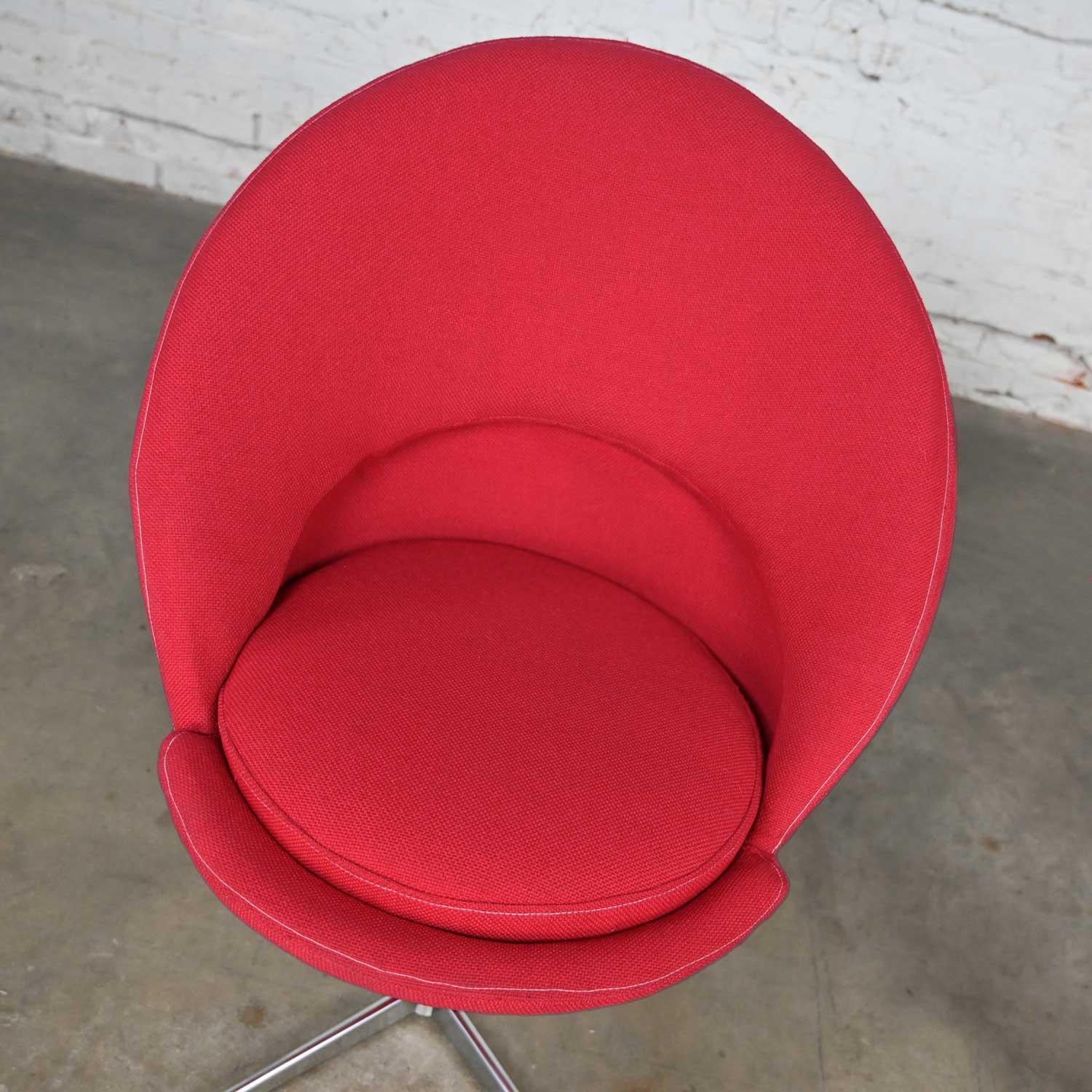 20th Century Pair Vintage Mid-Century Modern Red Cone Chairs Verner Panton for Fritz Hansen For Sale