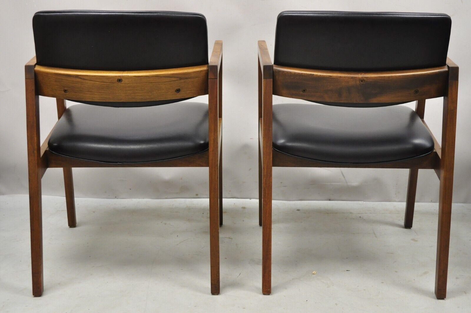 Pair Vintage Mid-Century Modern Walnut Arm Chair Lounge Chair by United Chair Co For Sale 4