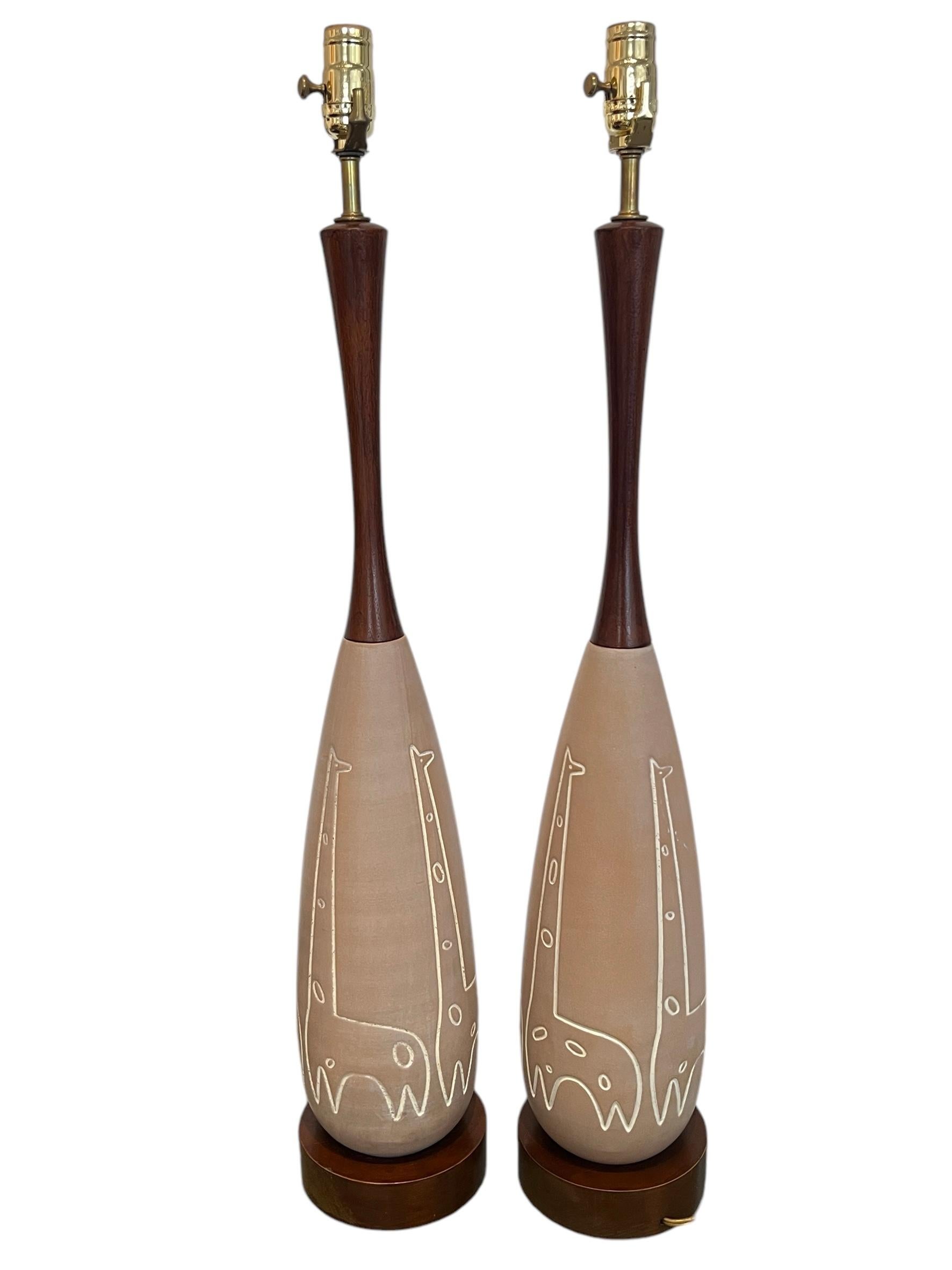 Pair Vintage Mid-Century Raymor Ceramic Giraffe Motif Table Lamps In Good Condition In New York, NY
