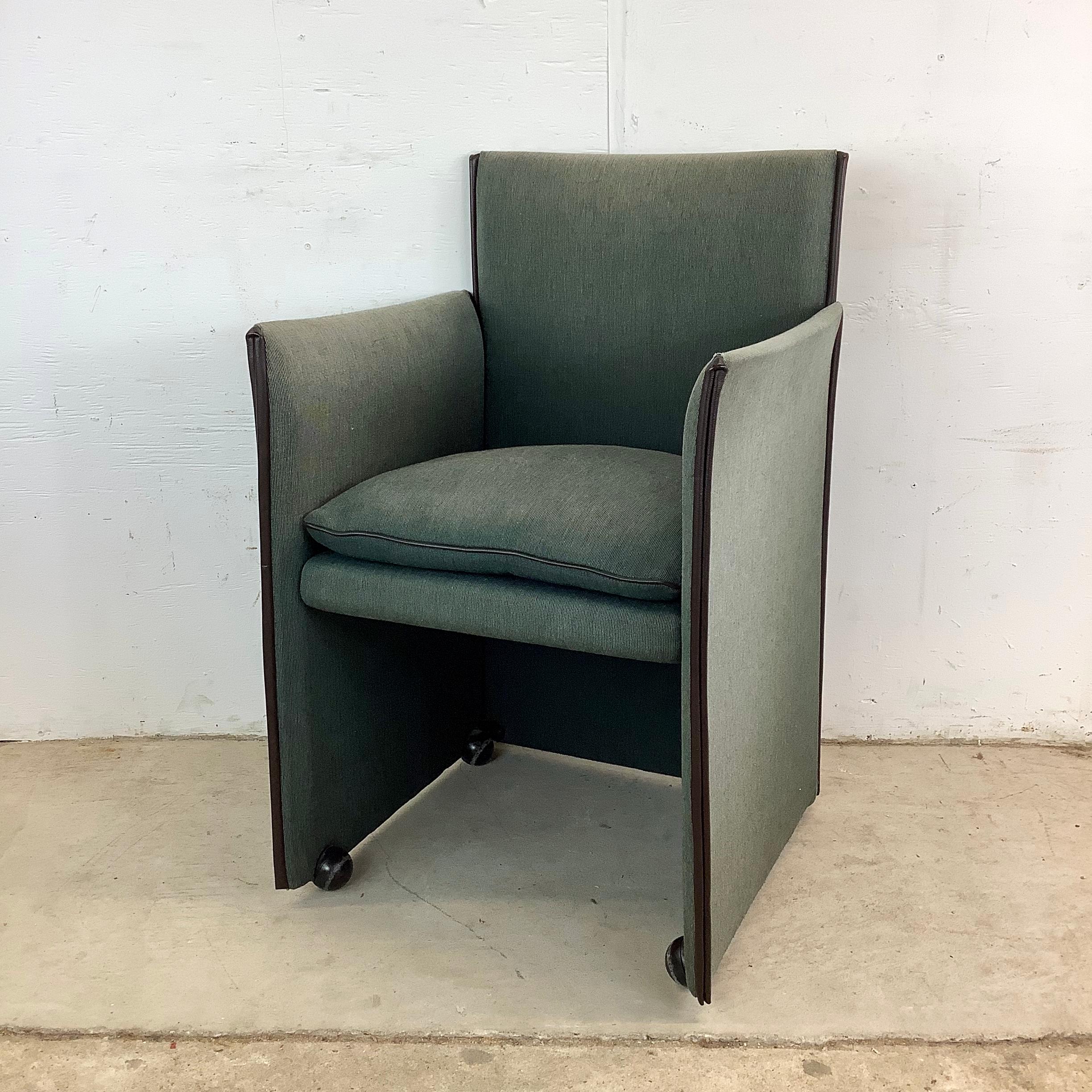 Pair Vintage Modern Armchairs attr. Mario Bellini for Cassina en vente 8