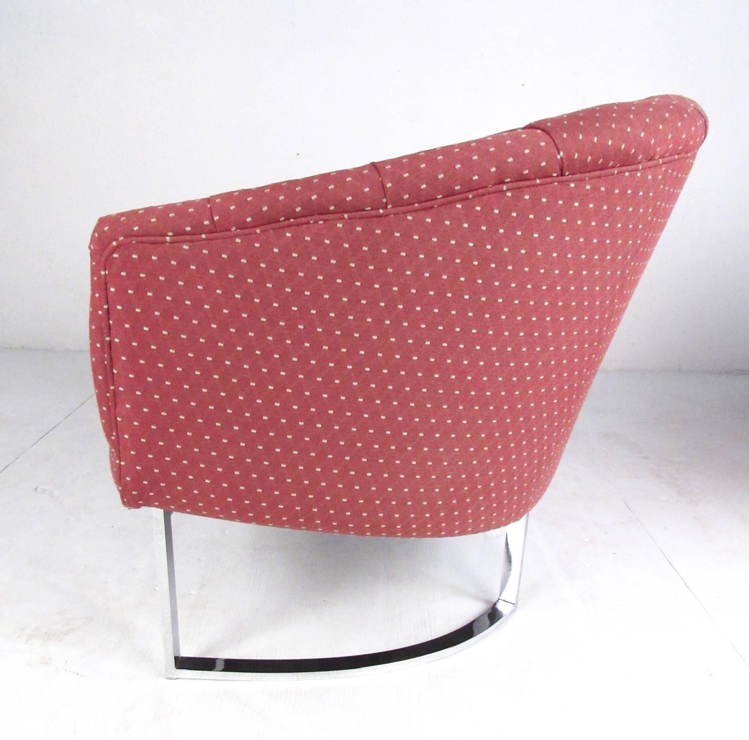 Moderne Sessel im Vintage-Stil nach Milo Baughman, Paar (Chrom) im Angebot