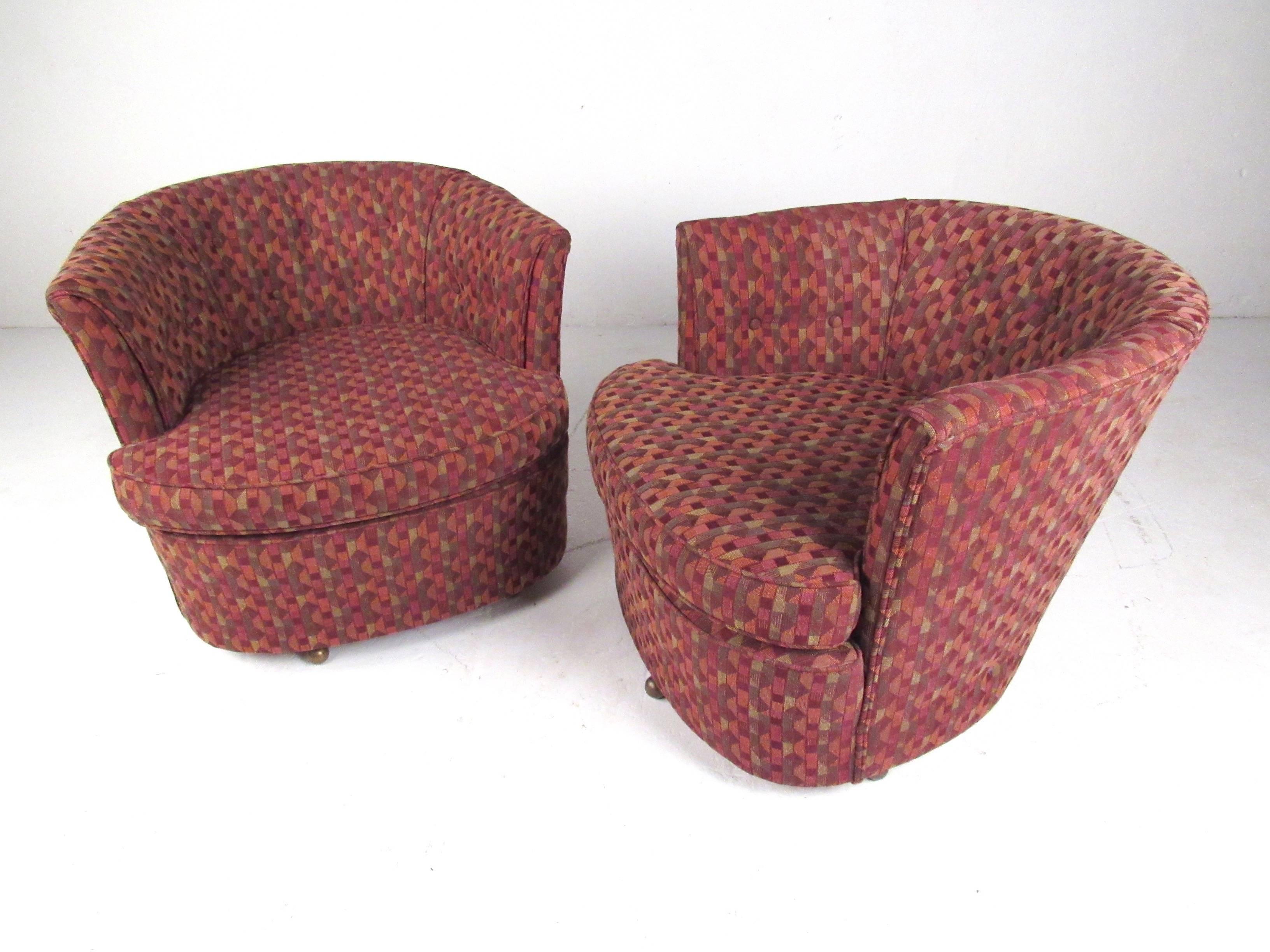 Mid-Century Modern Pair of Vintage Modern Swivel Club Chairs