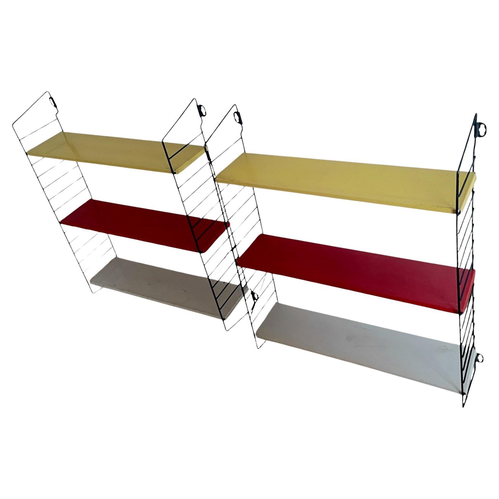 Paar Vintage Mehrfarbige Tomado Taschenwandregale von Adriaan Dekker, Holland im Angebot