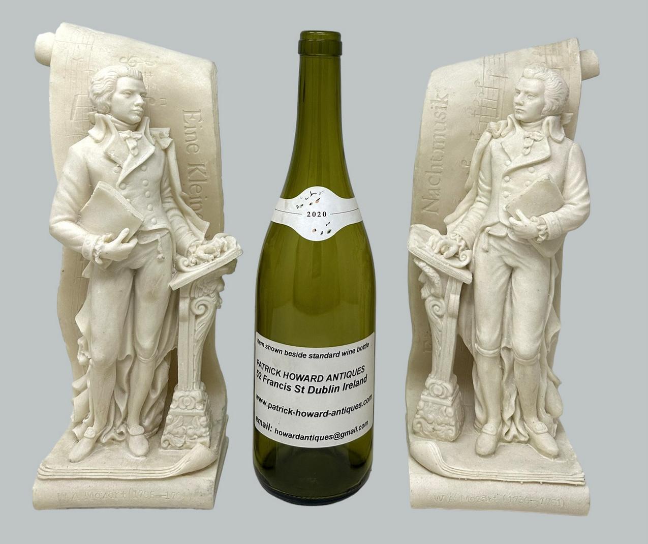 Paire de sculpteurs musiciens masculins d'antiquités serre-livres Wolfgang Amadeus Mozart en vente 3
