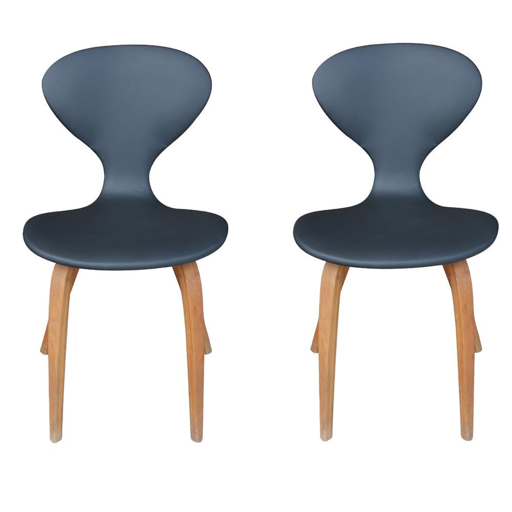 Mid-20th Century Pair of Vintage Norman Cherner Plycraft Wood Leather Chairs For Sale
