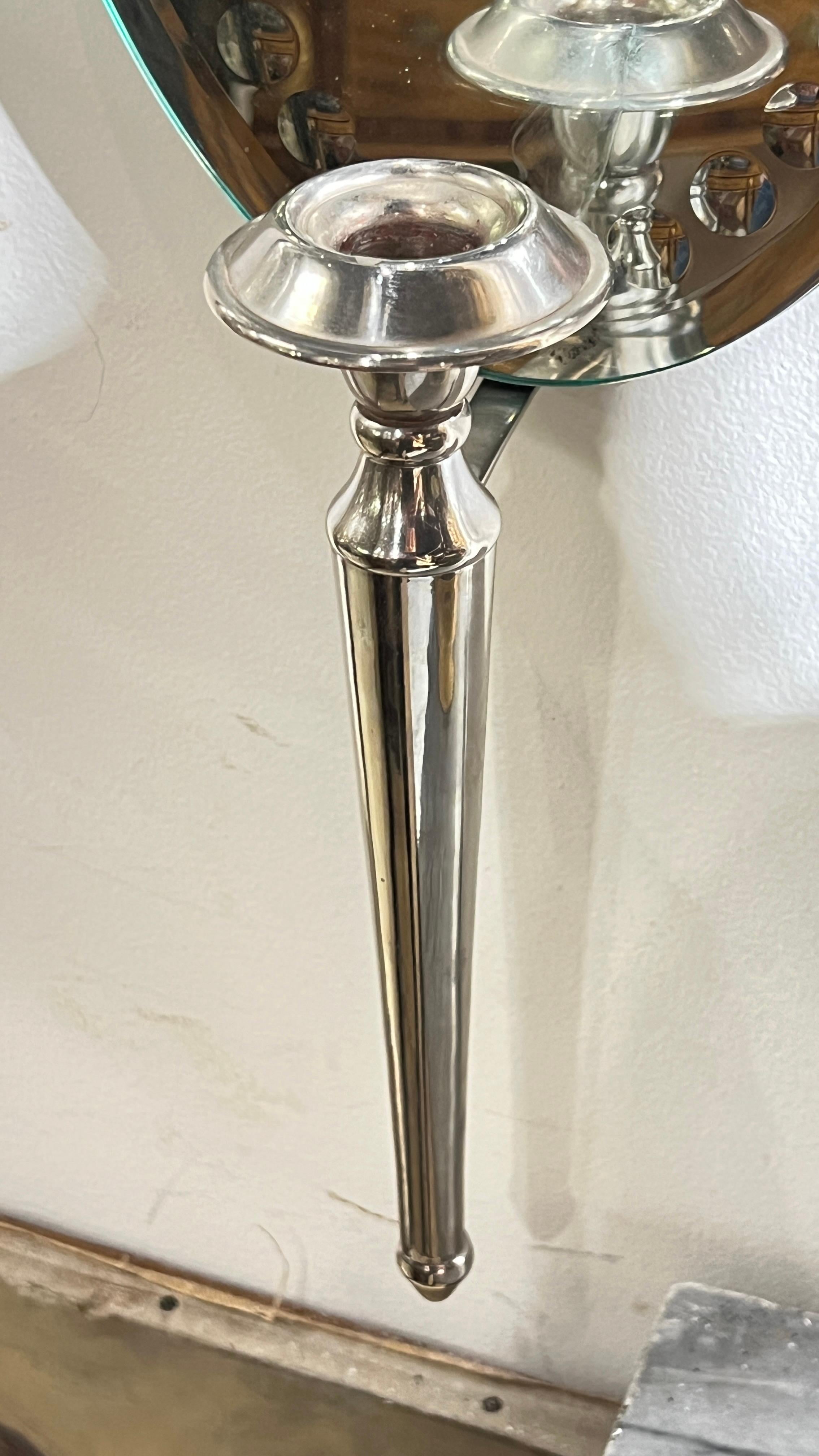 Coppia di sconsigliere ovali d'epoca con retro a specchio e placcatura d'argento in vendita 4