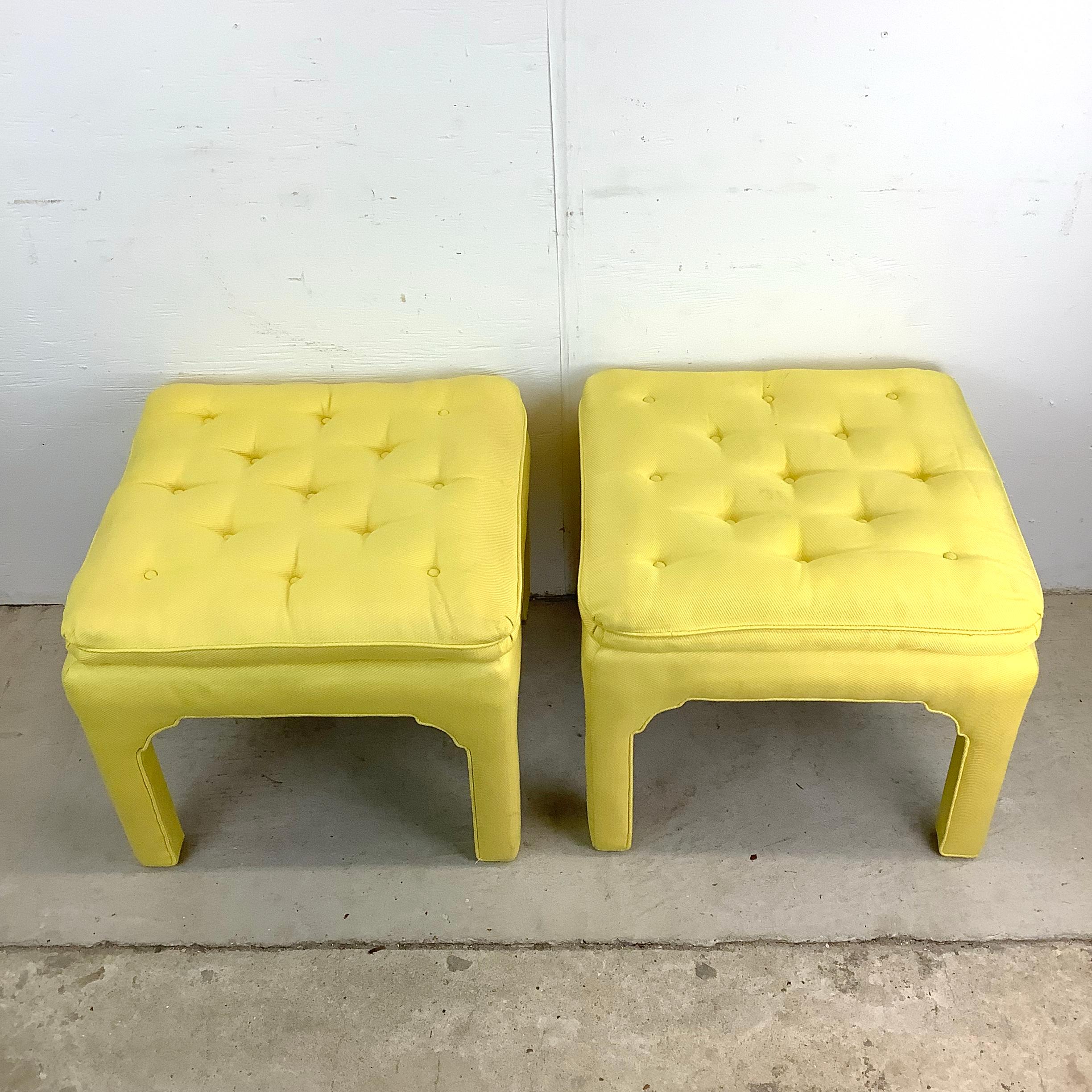 Pareja de reposapiés vintage estilo Parson con tapa de almohada Moderno de mediados de siglo en venta