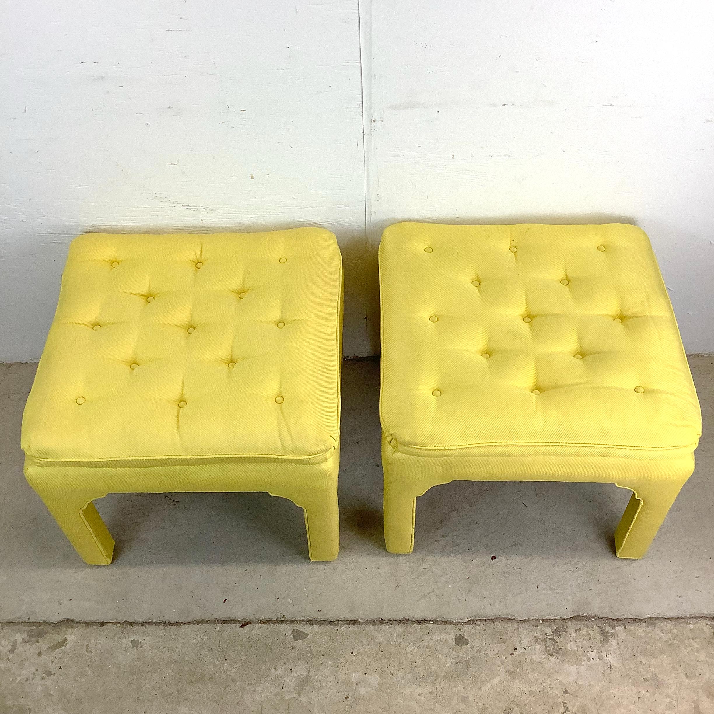 Pareja de reposapiés vintage estilo Parson con tapa de almohada Otro en venta