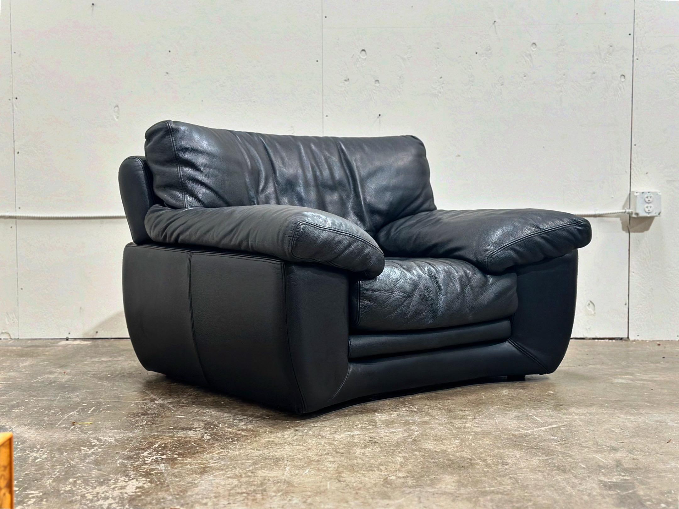 Pair Vintage Post Modern Roche Bobois Black Leather Lounge Chairs + Ottomans 7