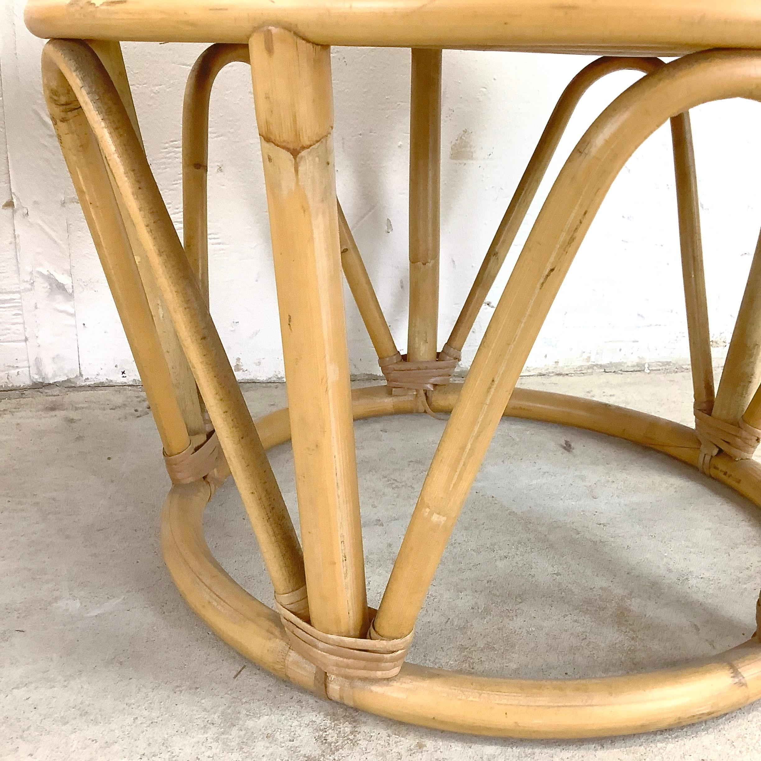 Coppia di pouf in rattan vintage in vendita 4