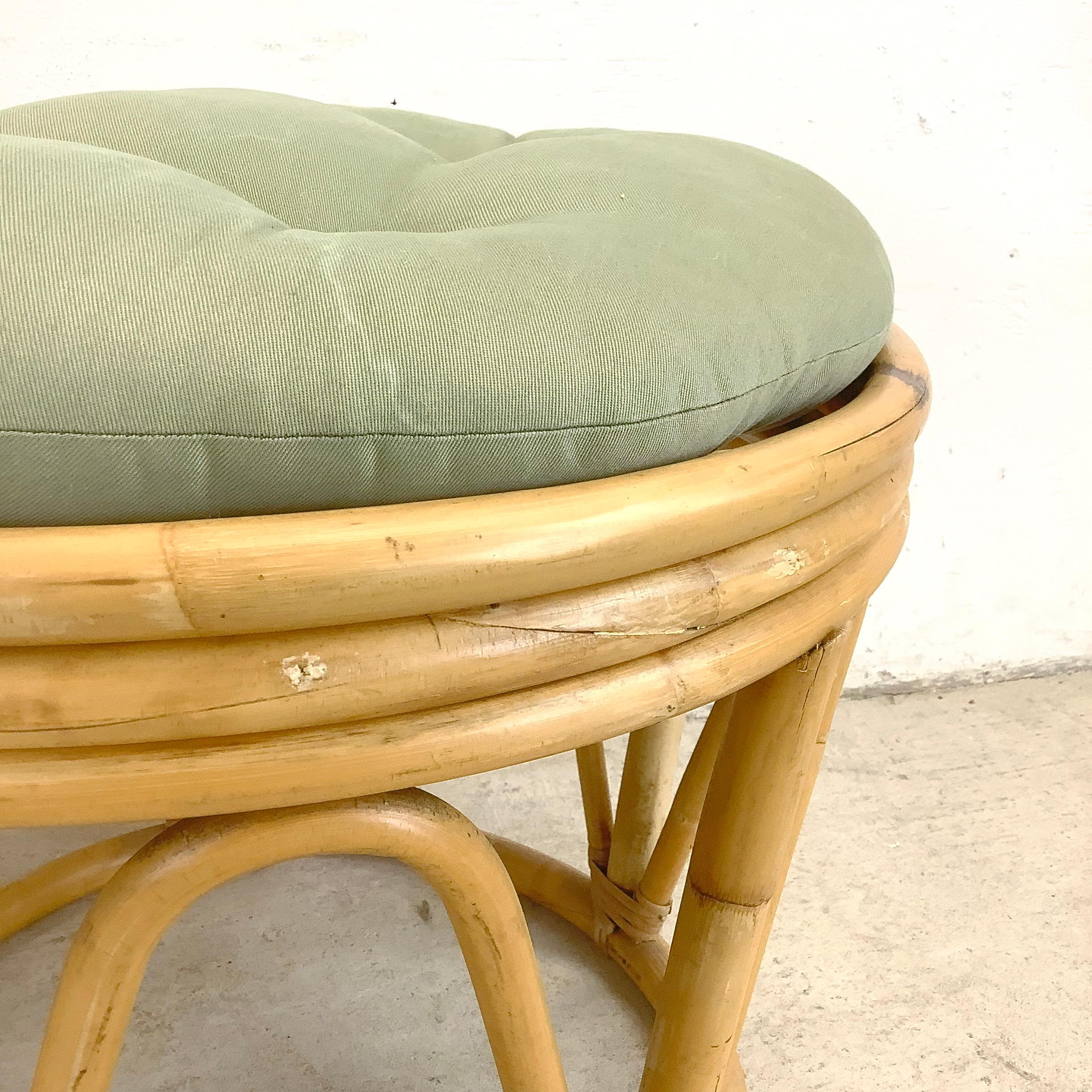 Coppia di pouf in rattan vintage in vendita 5