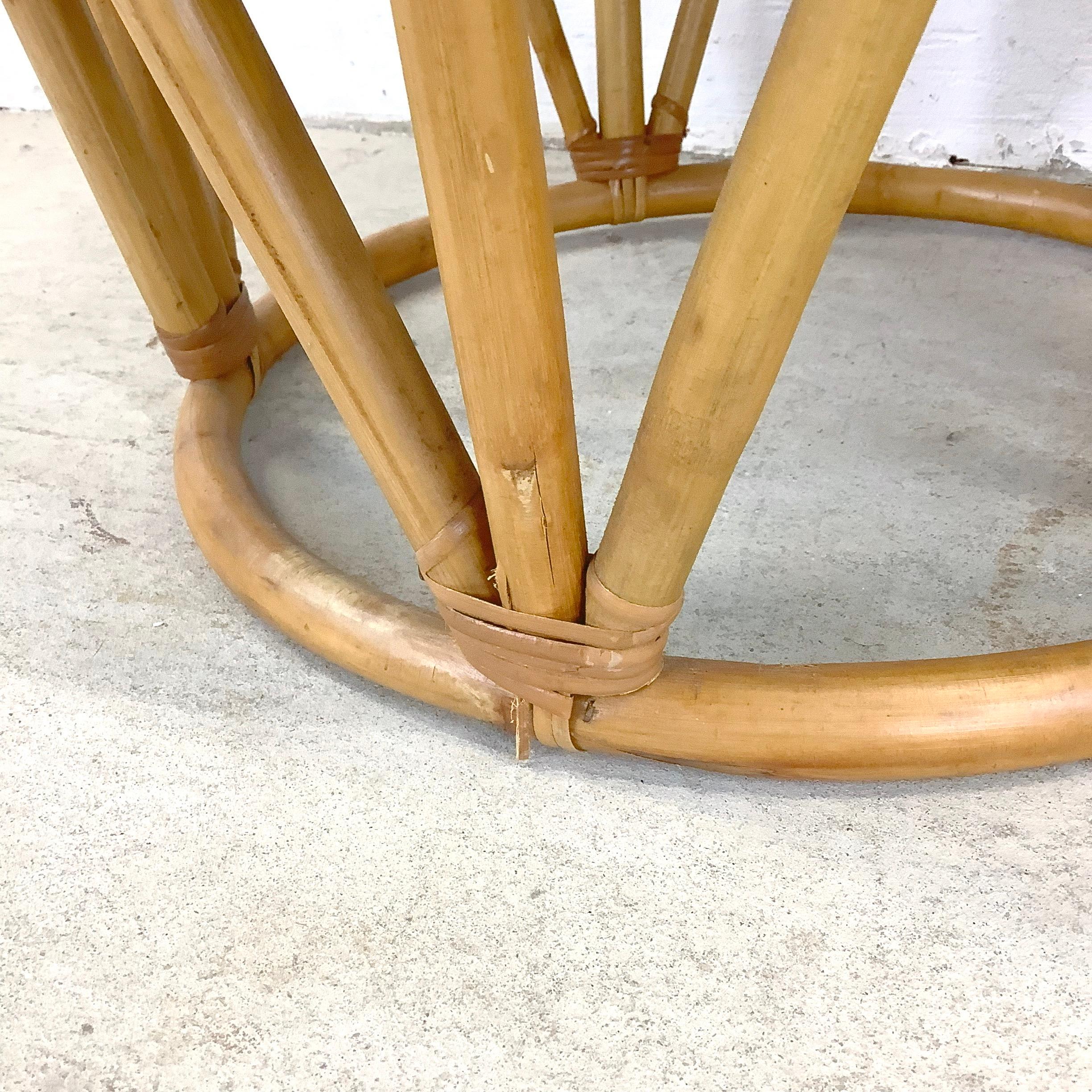 Coppia di pouf in rattan vintage in vendita 7