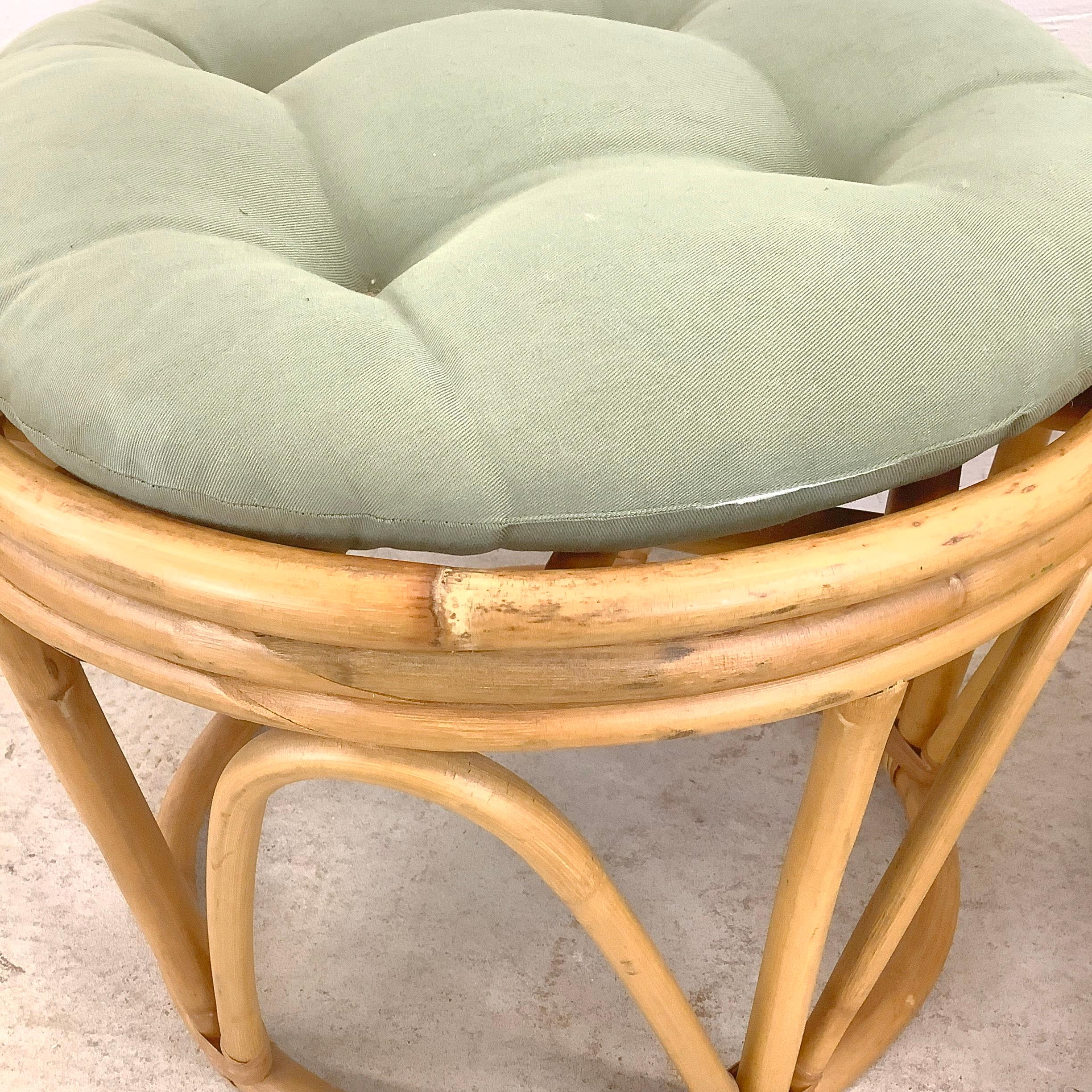 Coppia di pouf in rattan vintage in vendita 9