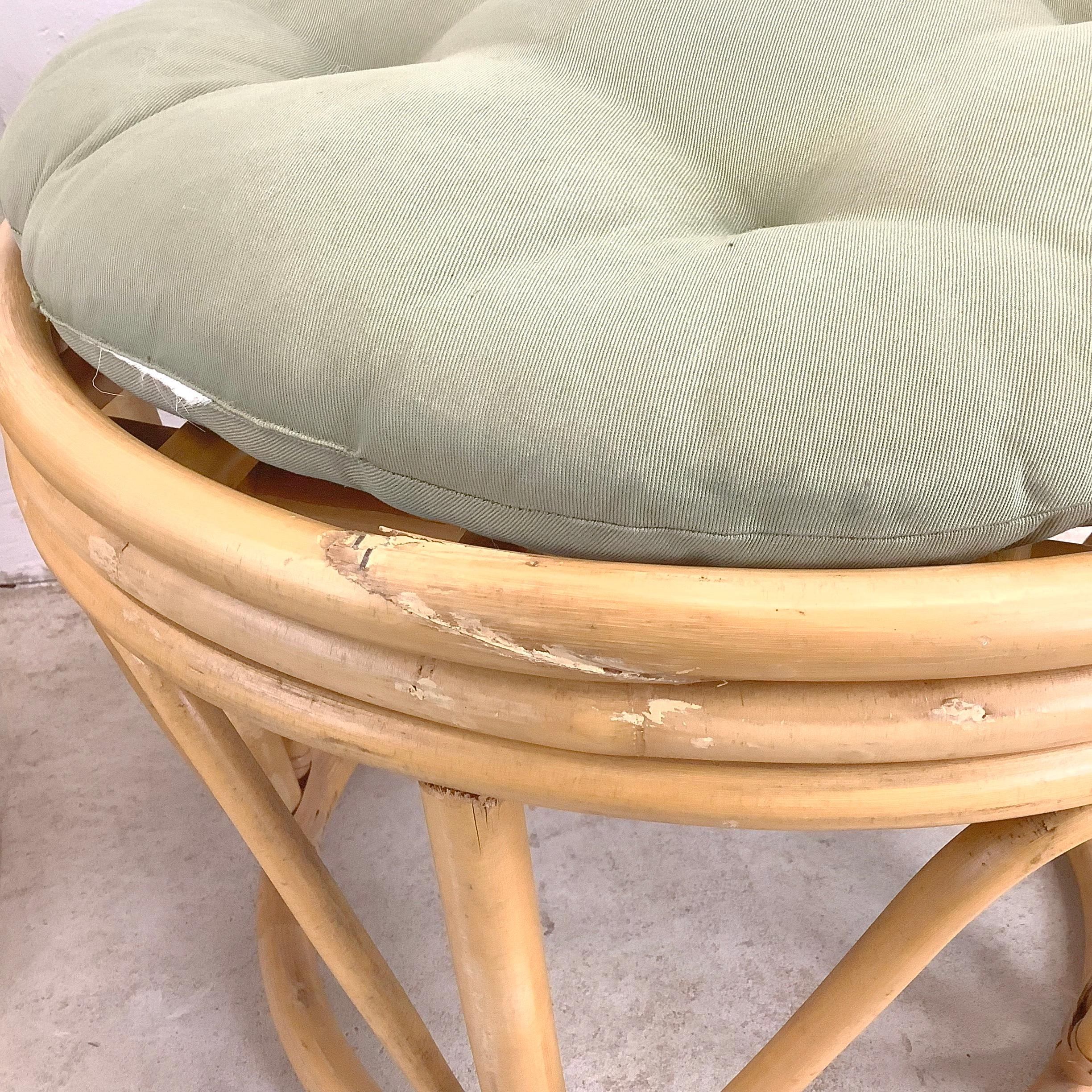 Coppia di pouf in rattan vintage in vendita 10