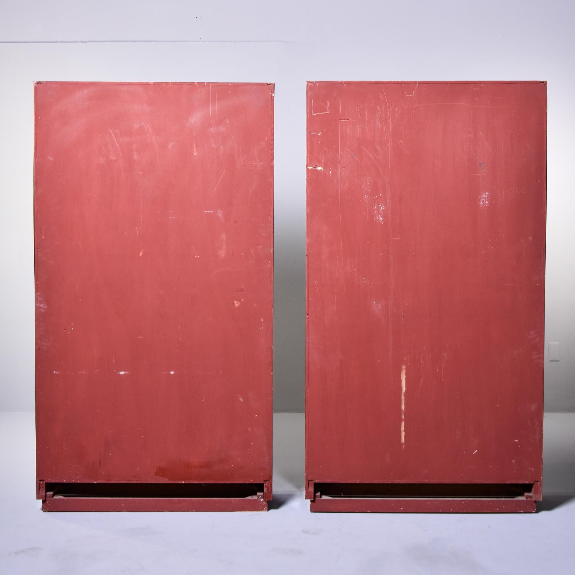 Pair Vintage Red Lacquered Chinoiserie Style Shelf Cabinets with Brass Trim  For Sale 6