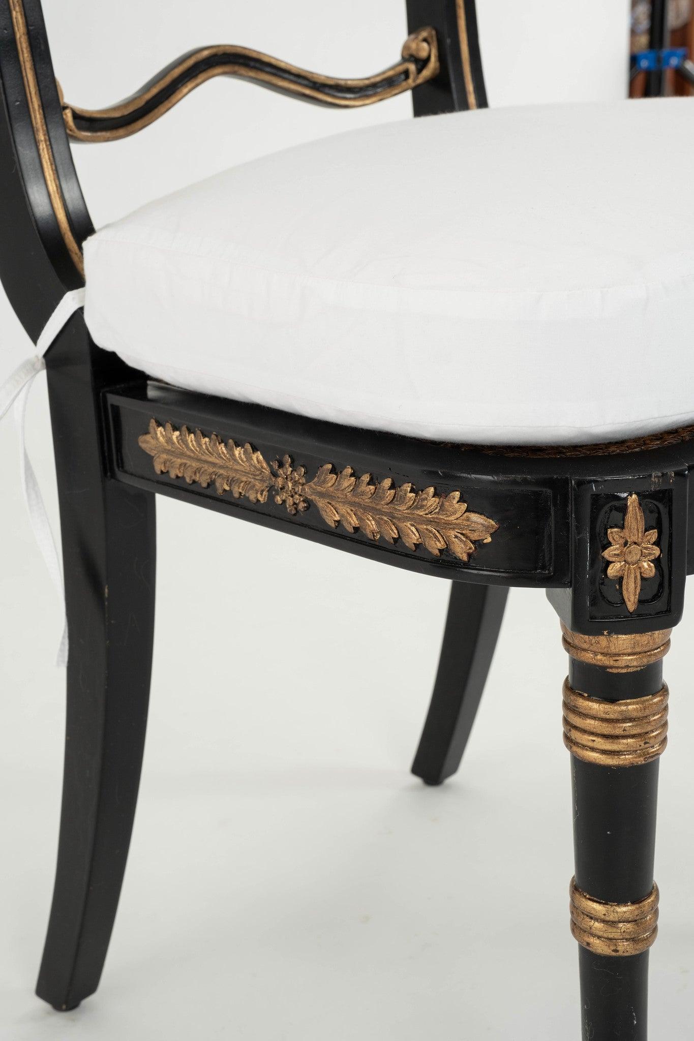 Coppia di poltrone vintage in stile Regency nere e dorate in vendita 5