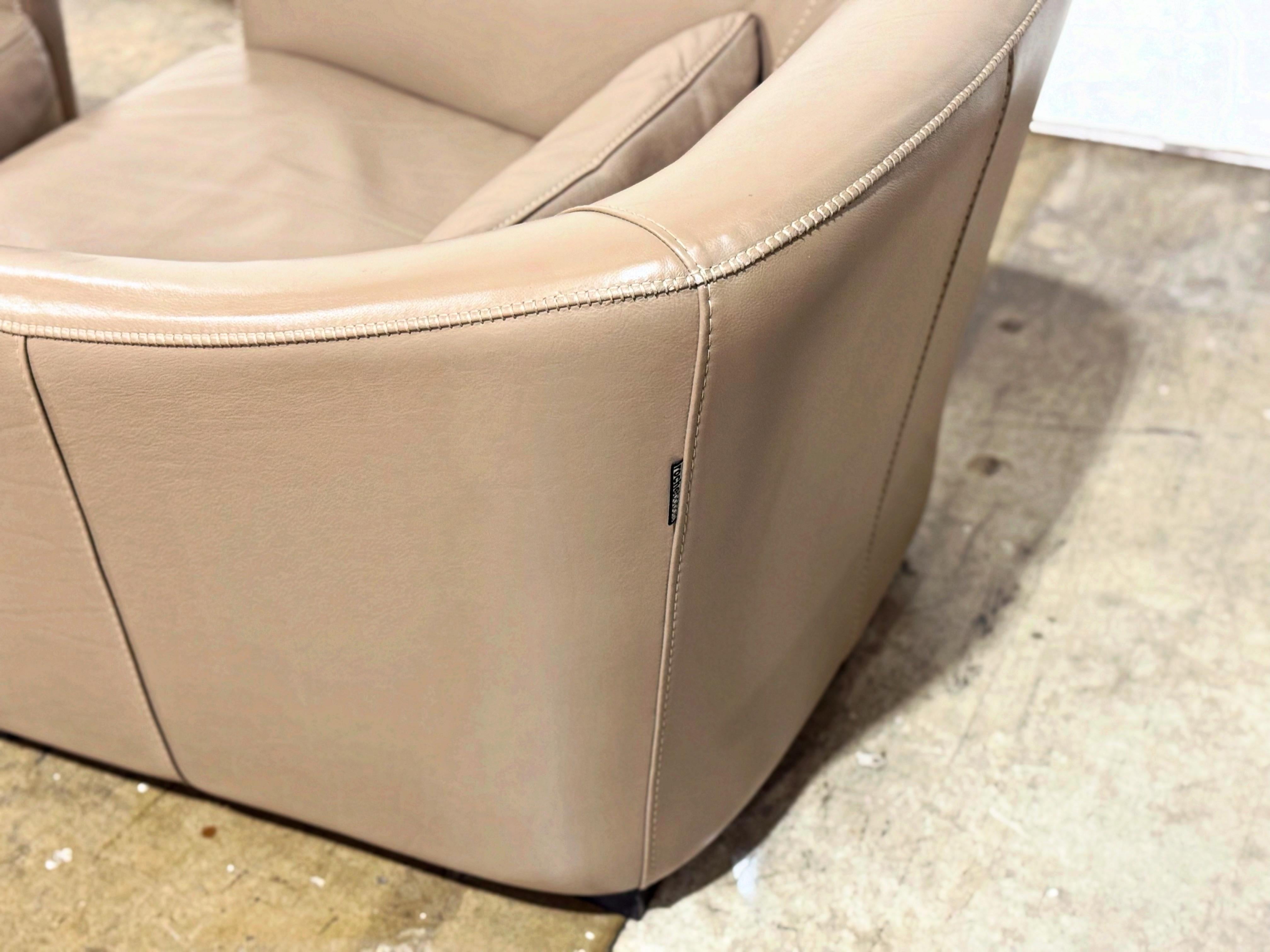 Pair Vintage Roche Bobois Gray Leather Club Lounge Chairs - Art Deco Streamline For Sale 4