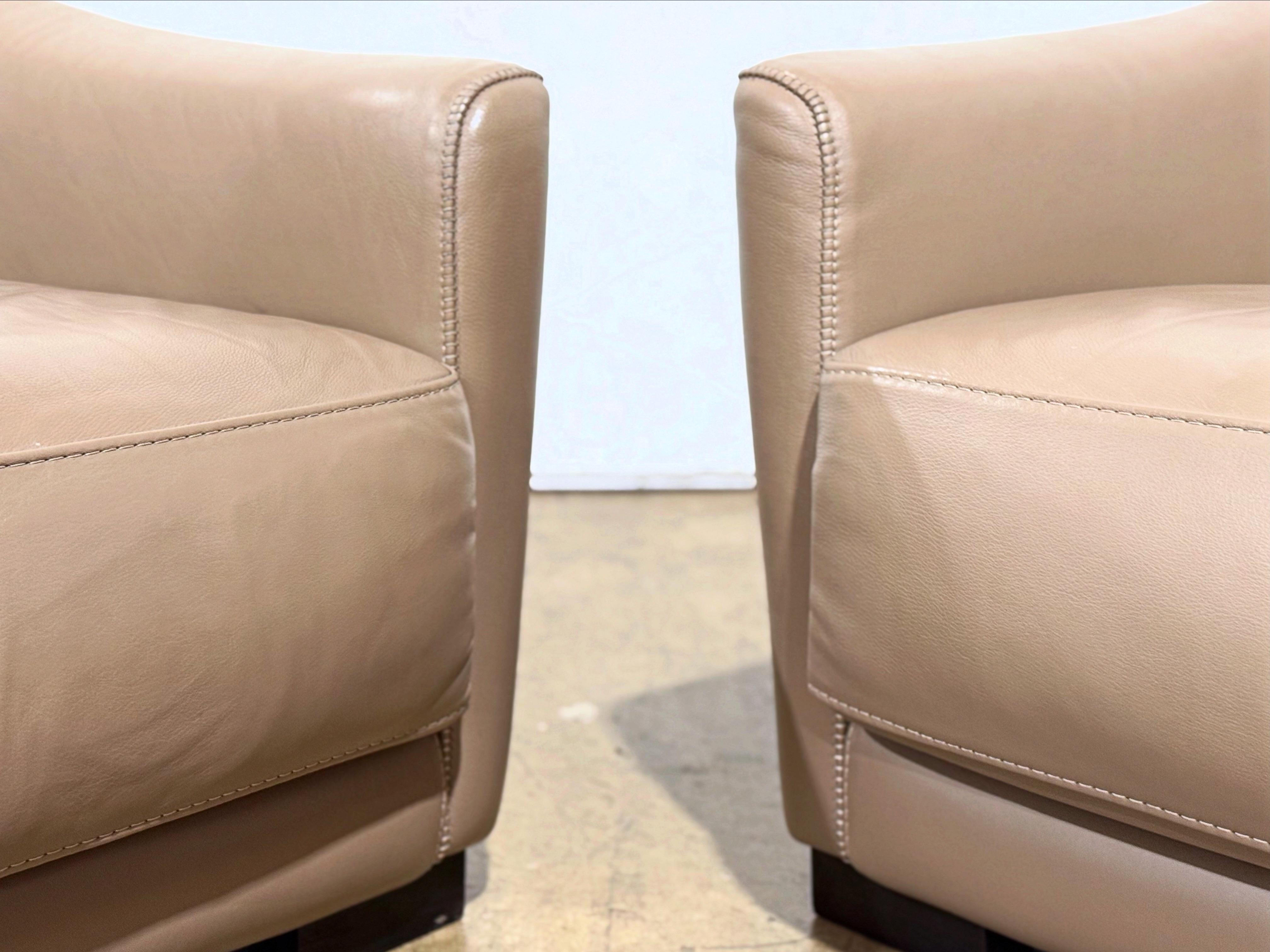 Pair Vintage Roche Bobois Gray Leather Club Lounge Chairs - Art Deco Streamline In Good Condition For Sale In Decatur, GA
