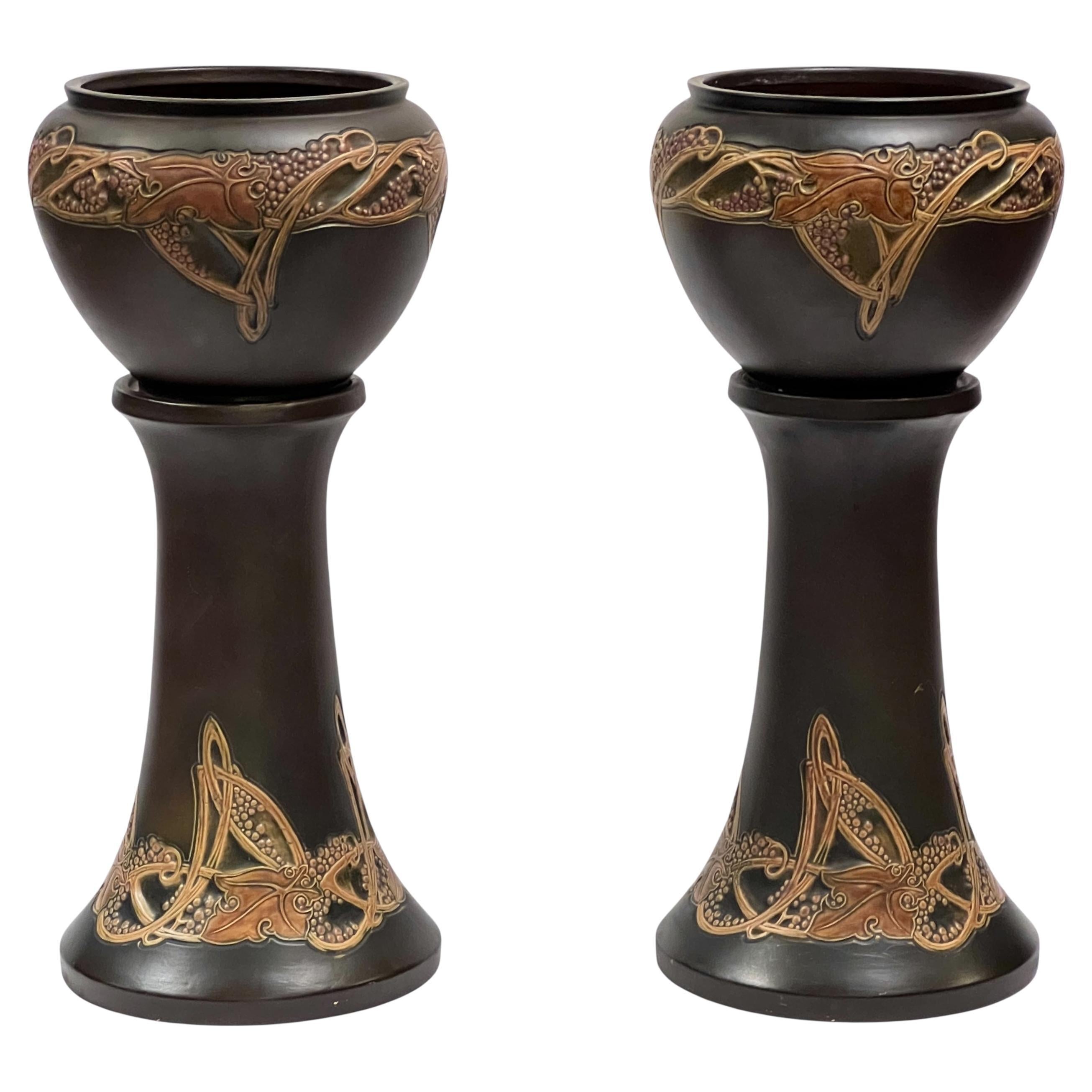 What type of pottery is Roseville?
