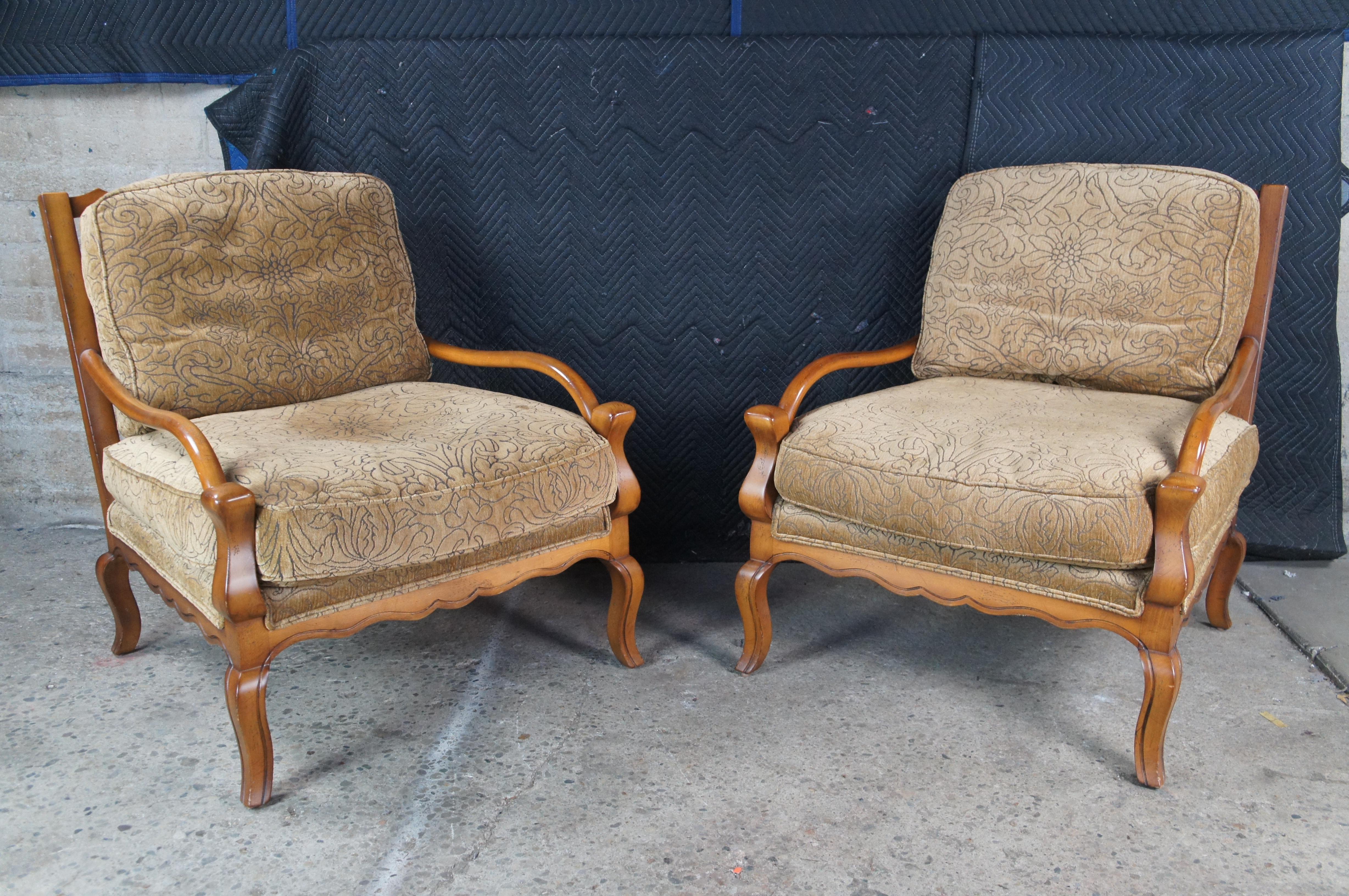 Paar Vintage Sherrill überdimensioniert Französisch Land Eiche Leiter zurück Lounge Arm Stühle im Zustand „Gut“ im Angebot in Dayton, OH