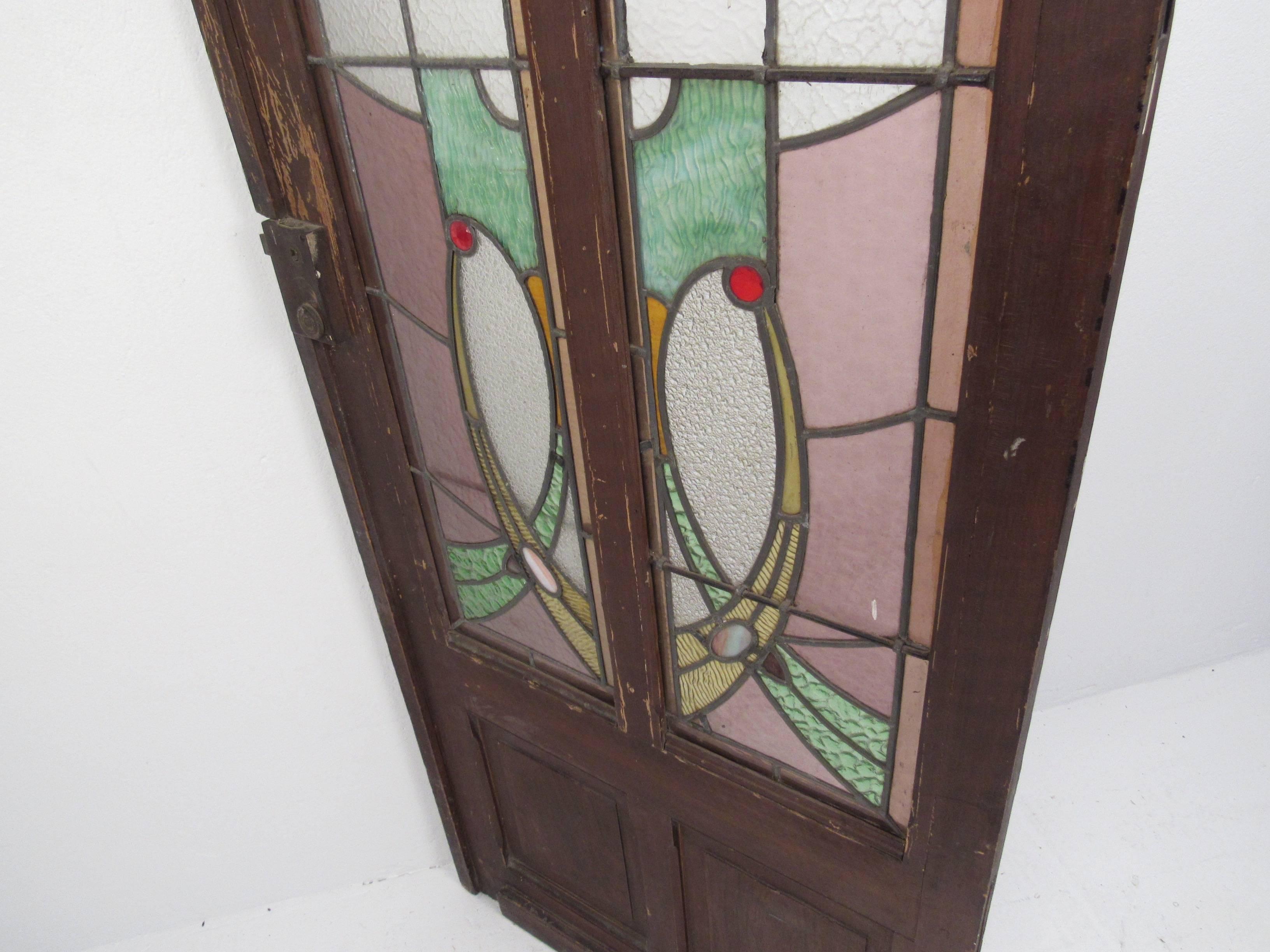Pair of Vintage Stained Glass Doors In Good Condition In Brooklyn, NY