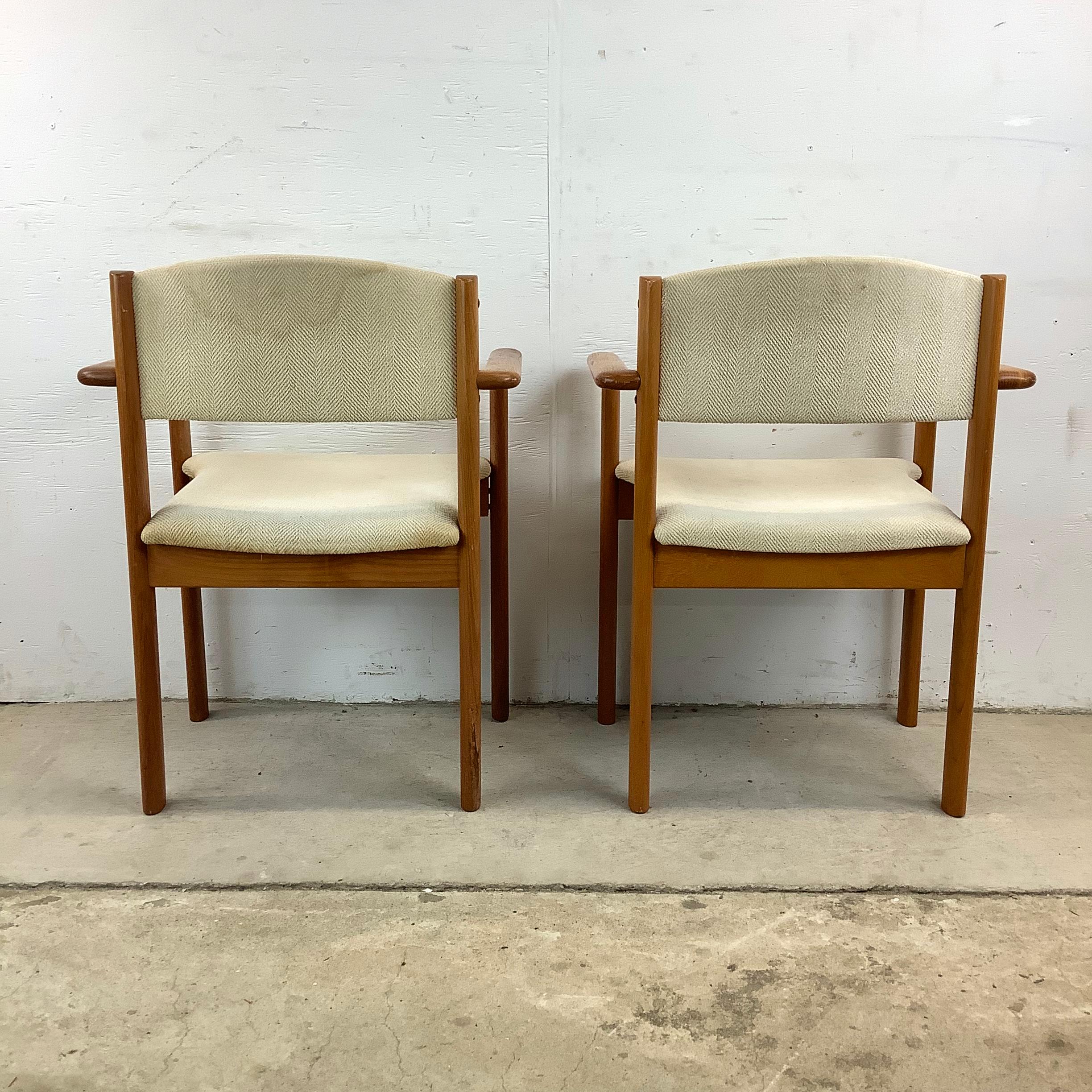 Pair Vintage Teak Armchairs In Good Condition For Sale In Trenton, NJ