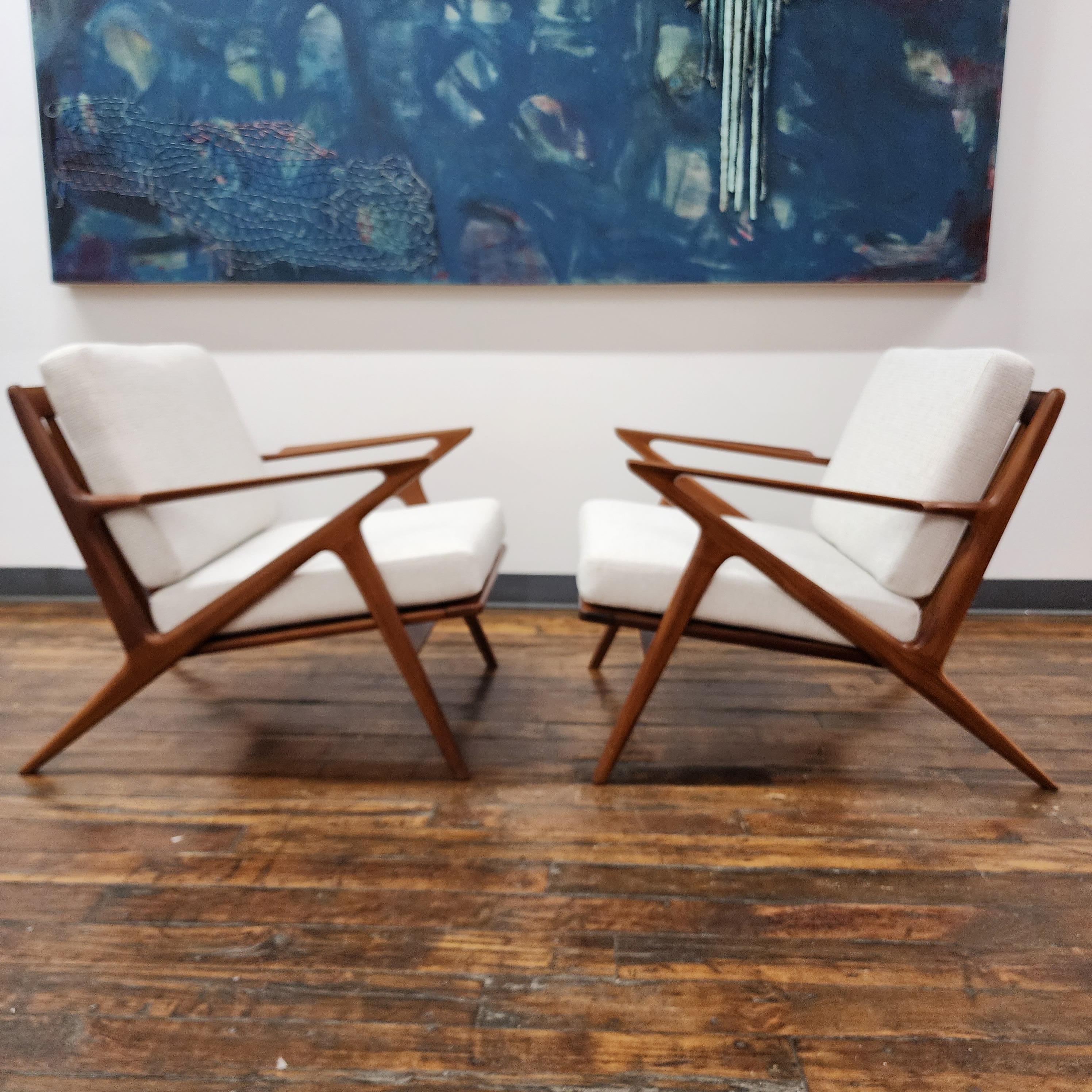 Pair, Vintage Teak Z Chairs by Poul Jensen for Selig In Excellent Condition In Philadelphia, PA