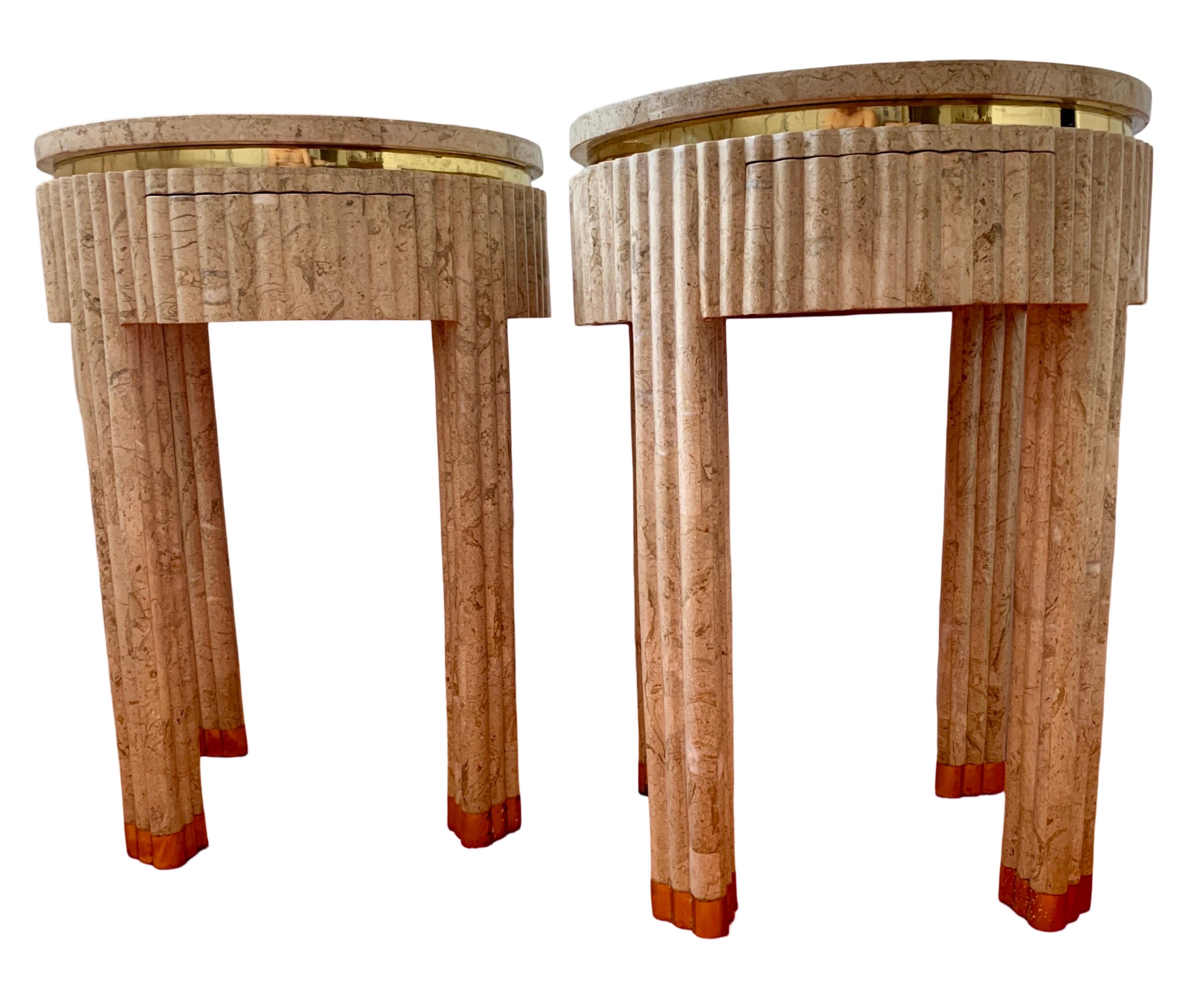 Pair Vintage Tessellated Fluted Tan Marble Side/End Tables Brass Maitland Smith In Good Condition In Palm Springs, CA