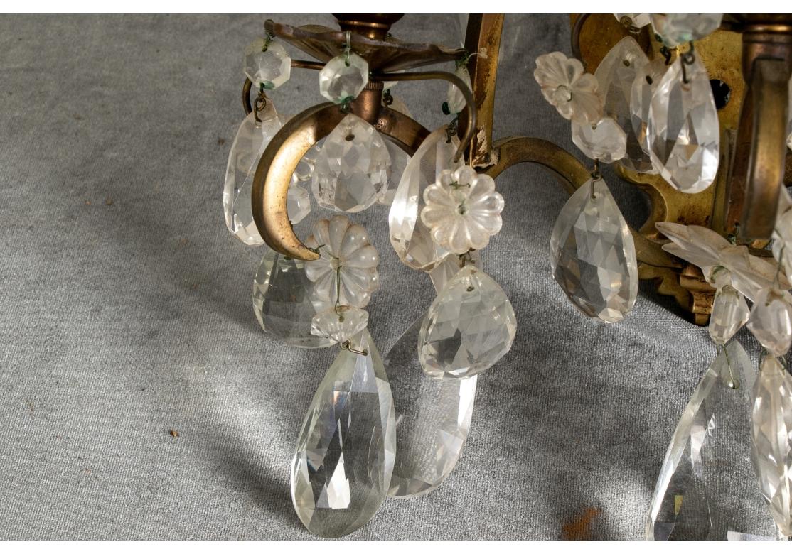 Pair Vintage Three-light Brass And Crystal Sconces en vente 4
