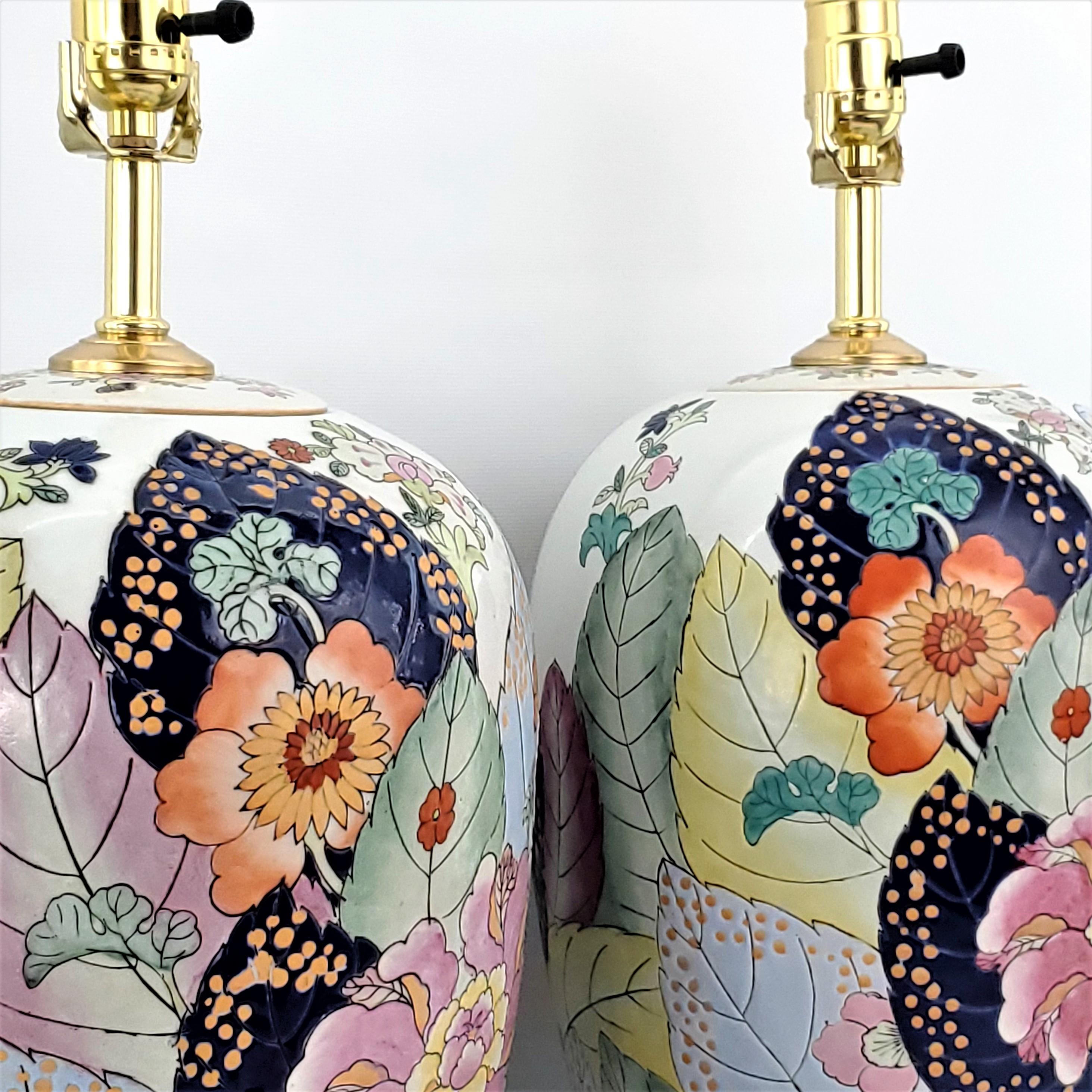 20th Century Pair Vintage Chinese Porcelain Hand Painted Tobacco Leaf Table Lamps Ginger Jars For Sale