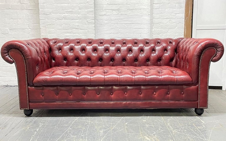 Mid-20th Century Pair Vintage Tufted Leather Chesterfield Sofas For Sale