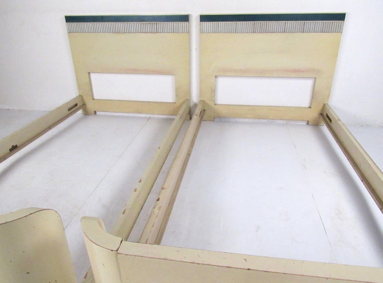 Pair Vintage Twin Size Beds by Kittinger at 1stDibs