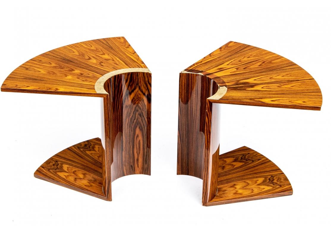 Pareja de mesas auxiliares en forma de cuña con motivos de madera de cebra para restaurar Zebrano en venta