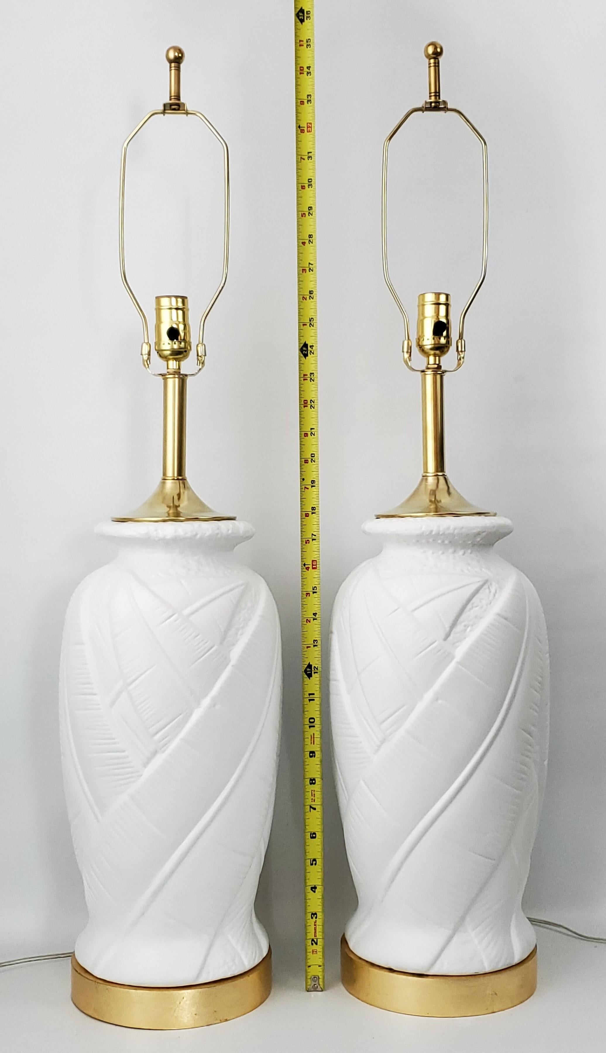 American Pair Vintage White Plaster Palm Leaf Table Lamps with Vintage Drum Lamp Shades For Sale